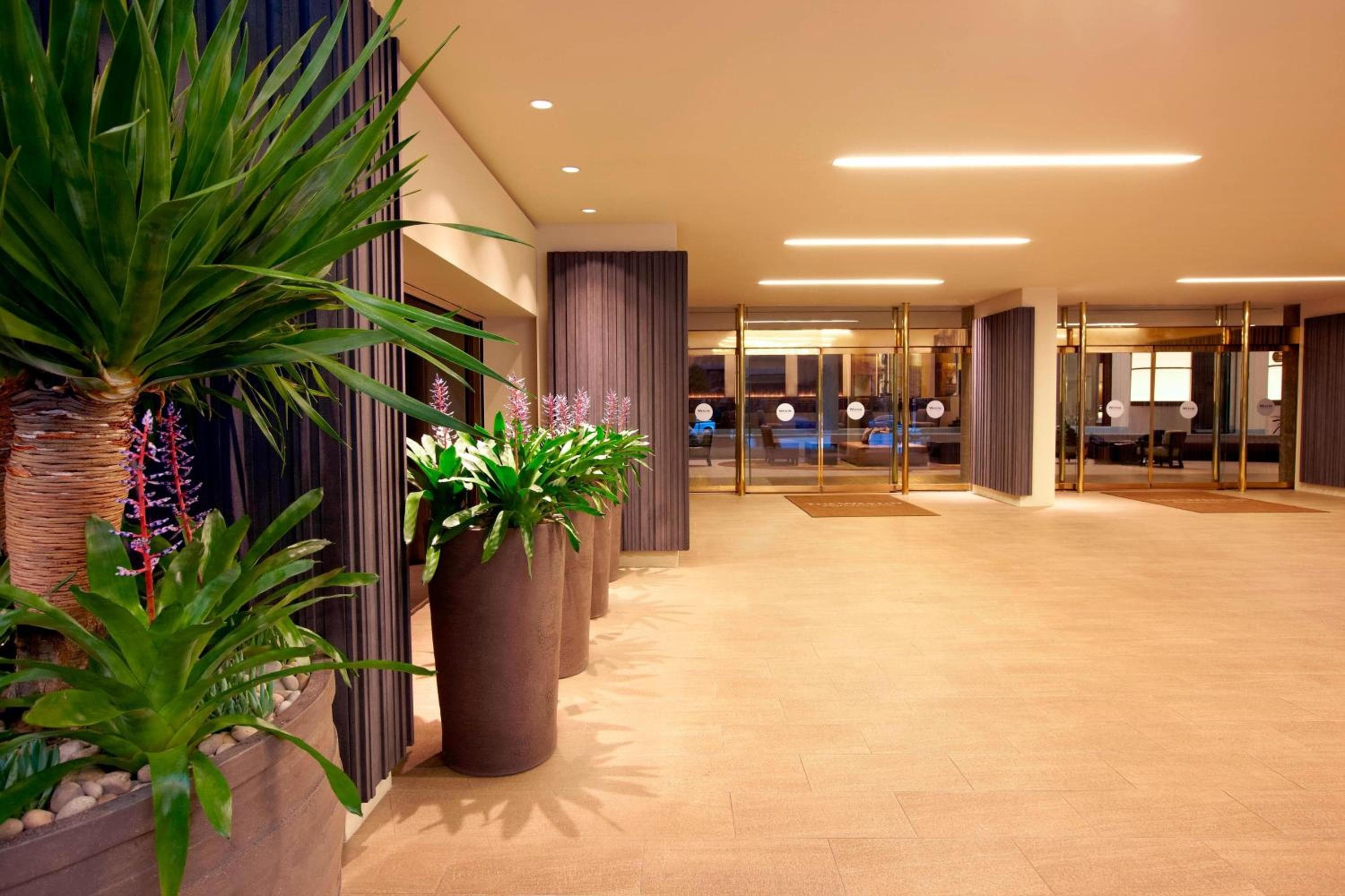 Das Westin Bonaventure Hotel & Suites, Los Angeles — 5
