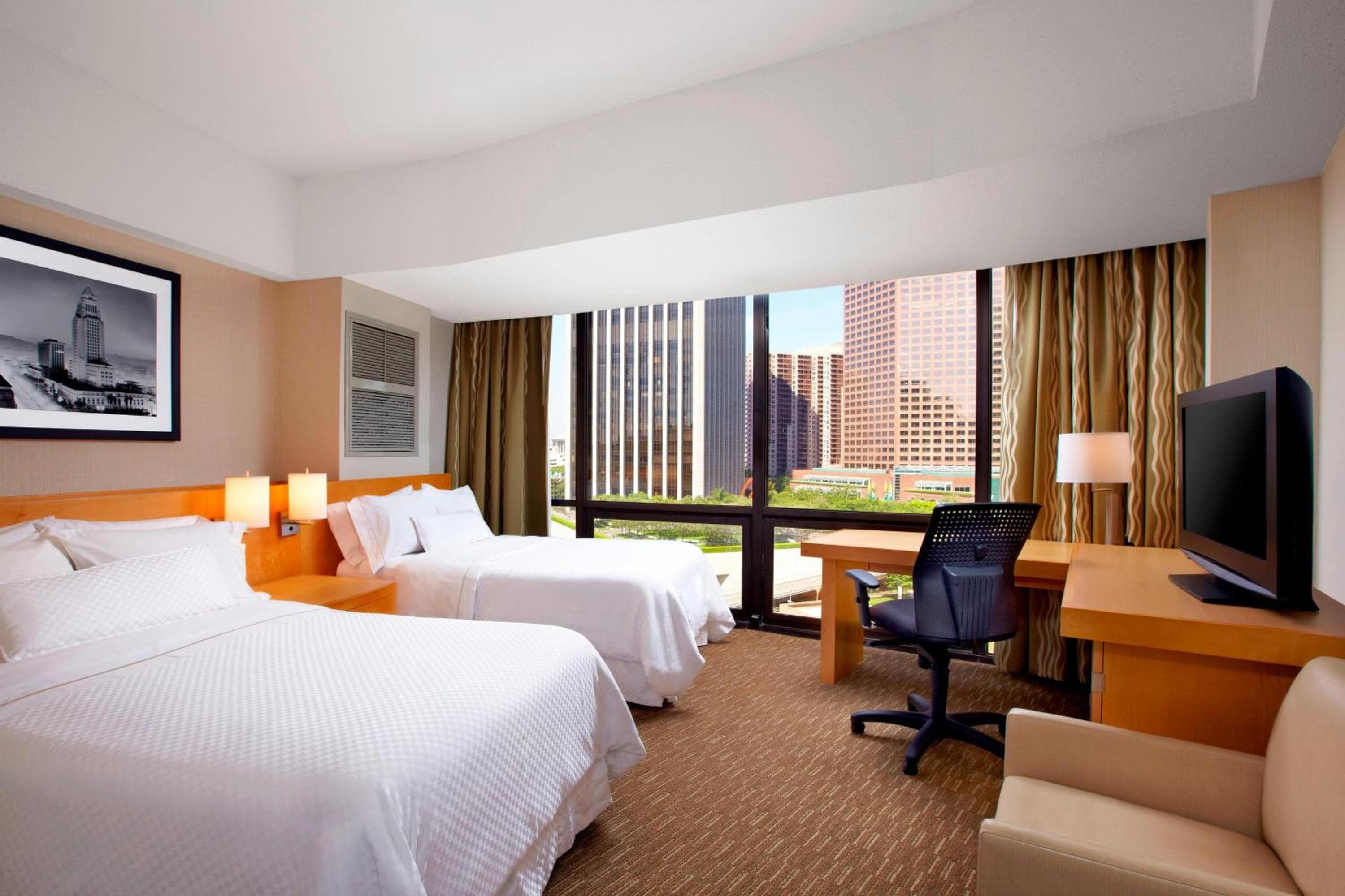 The Westin Bonaventure Hotel & Suites, Los Angeles — 13