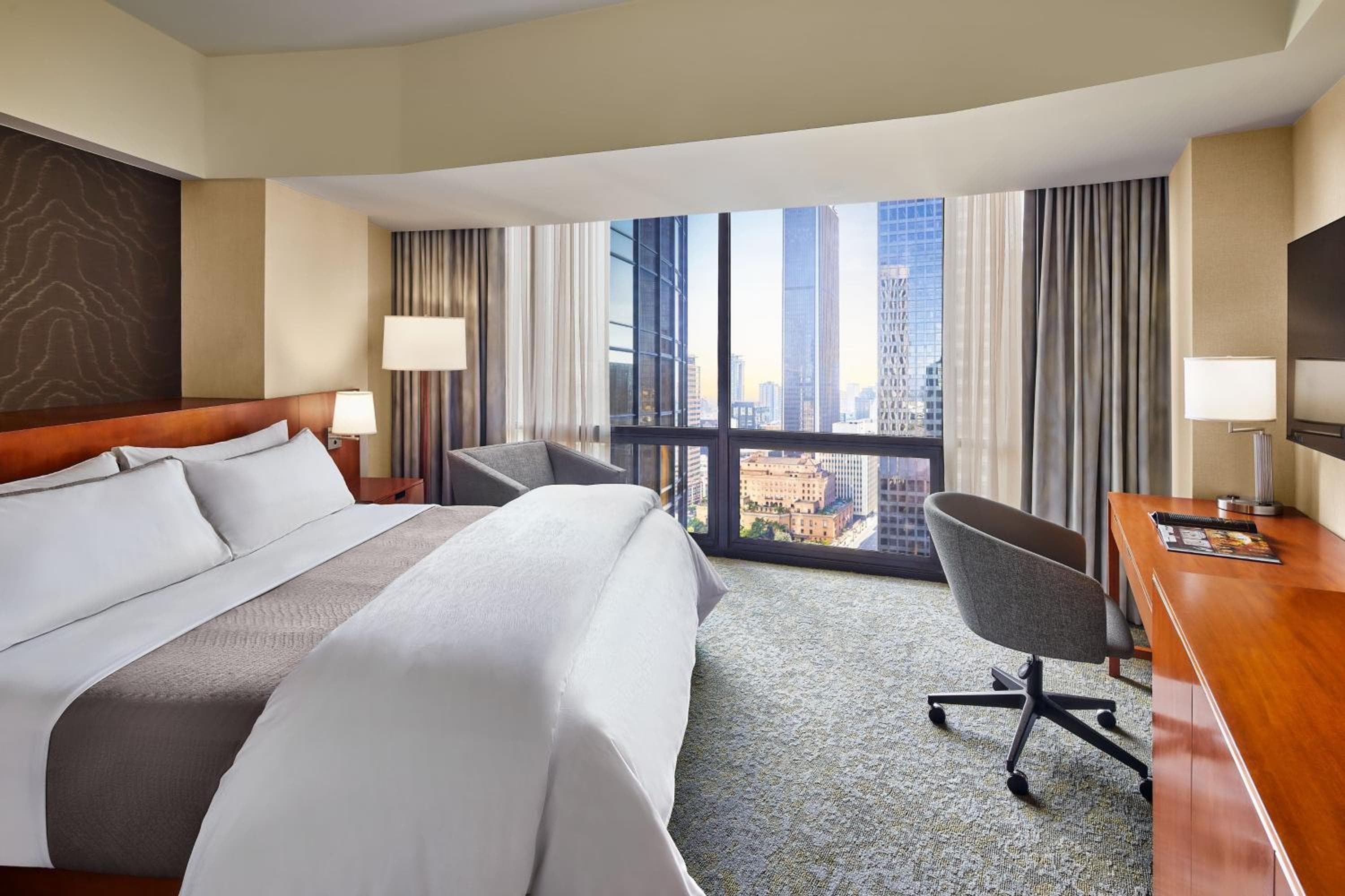 Das Westin Bonaventure Hotel & Suites, Los Angeles — 11