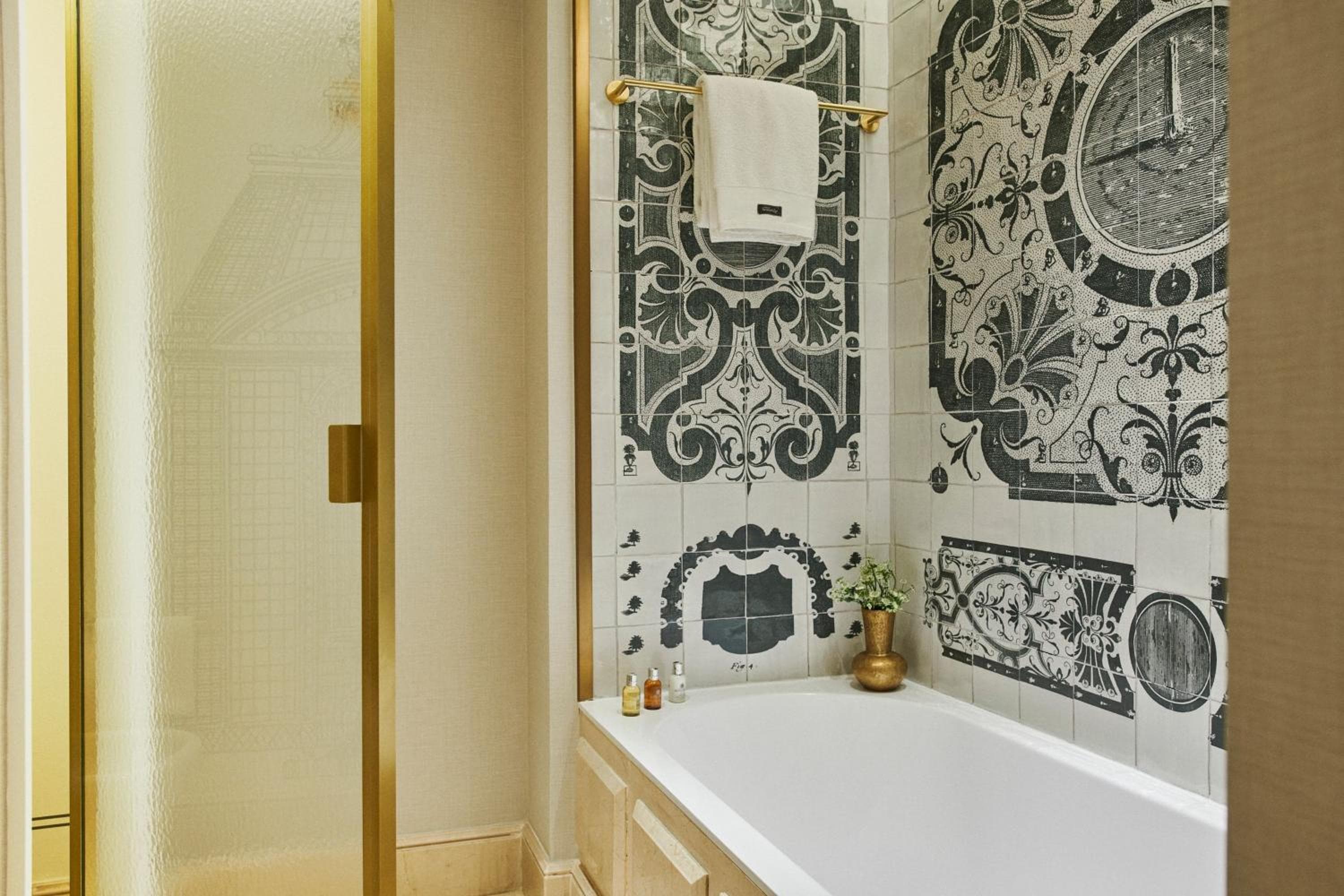 The Palace, a Luxury Collection Hotel, Madrid — 7