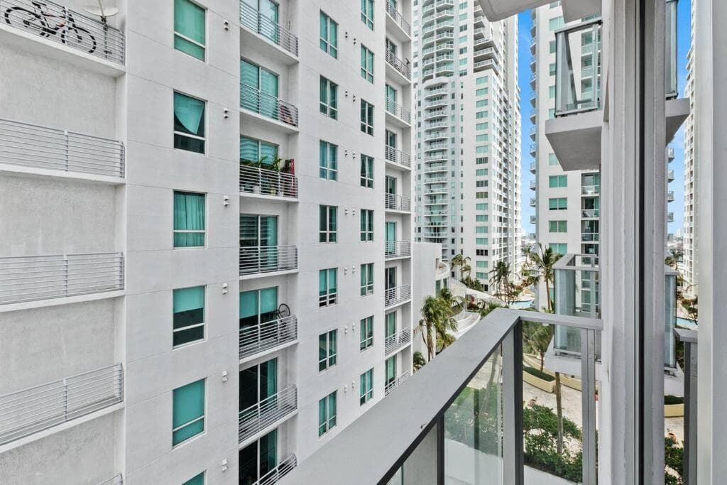 Downtown Miami Yotel 1 Bedroom — 12