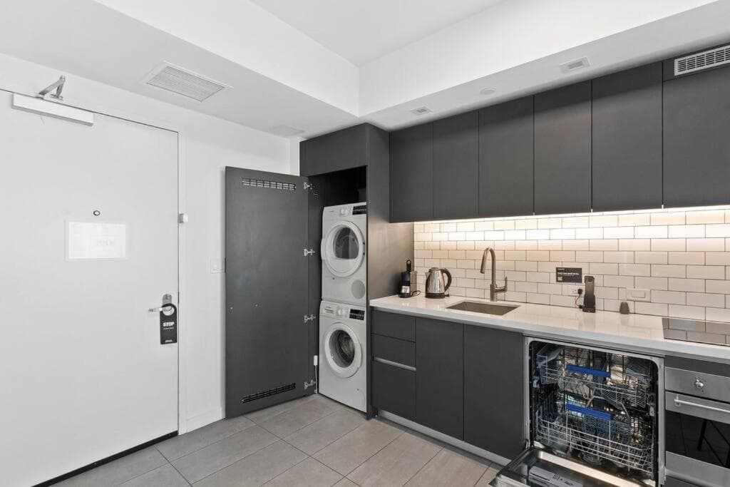 Downtown Miami Yotel 1 Bedroom — 21