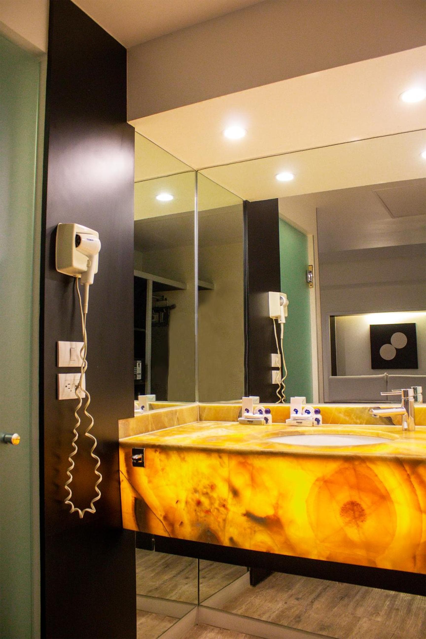 Hotel Harare — 24