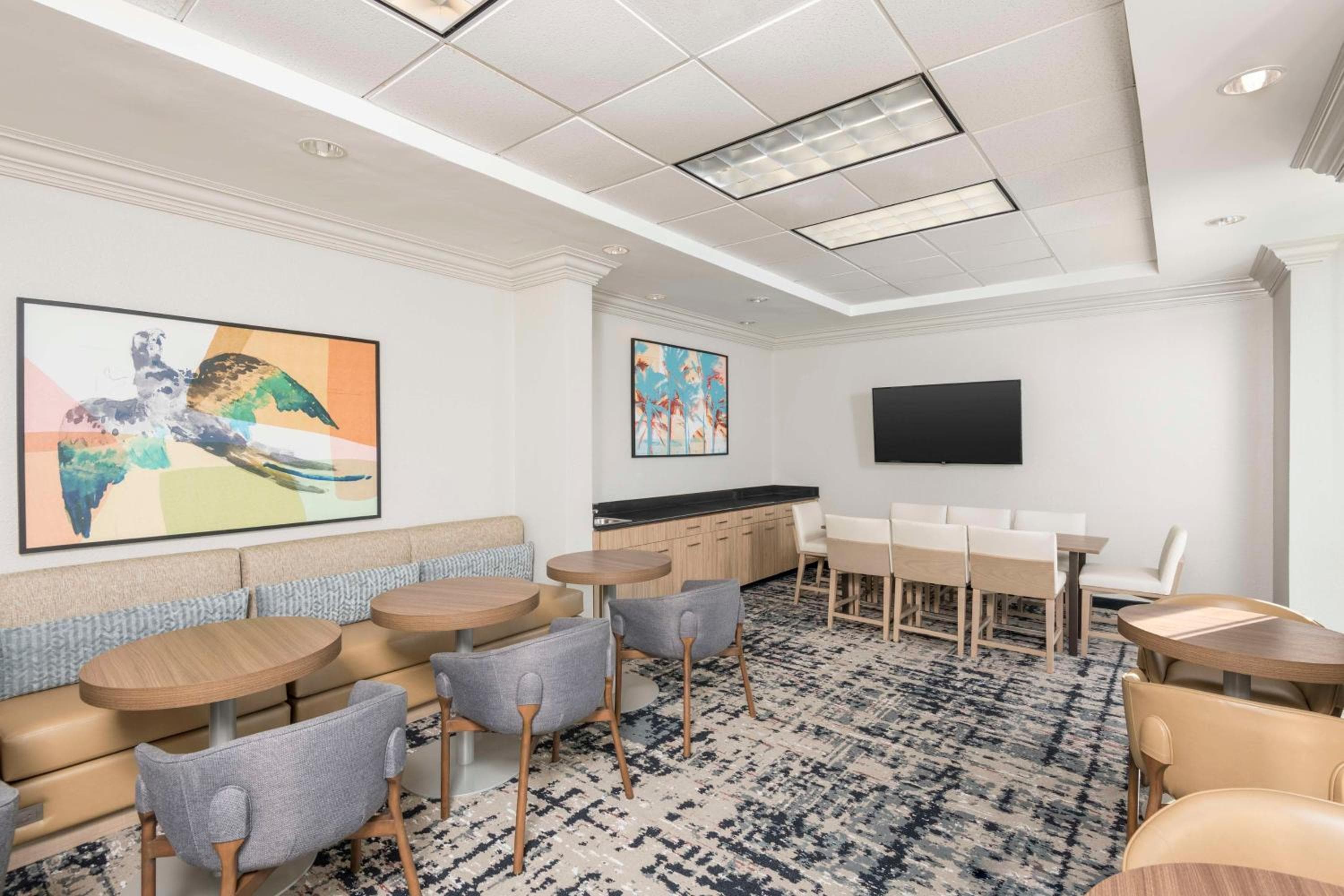 Homewood Suites Miami Aeropuerto/Laguna Azul — 10