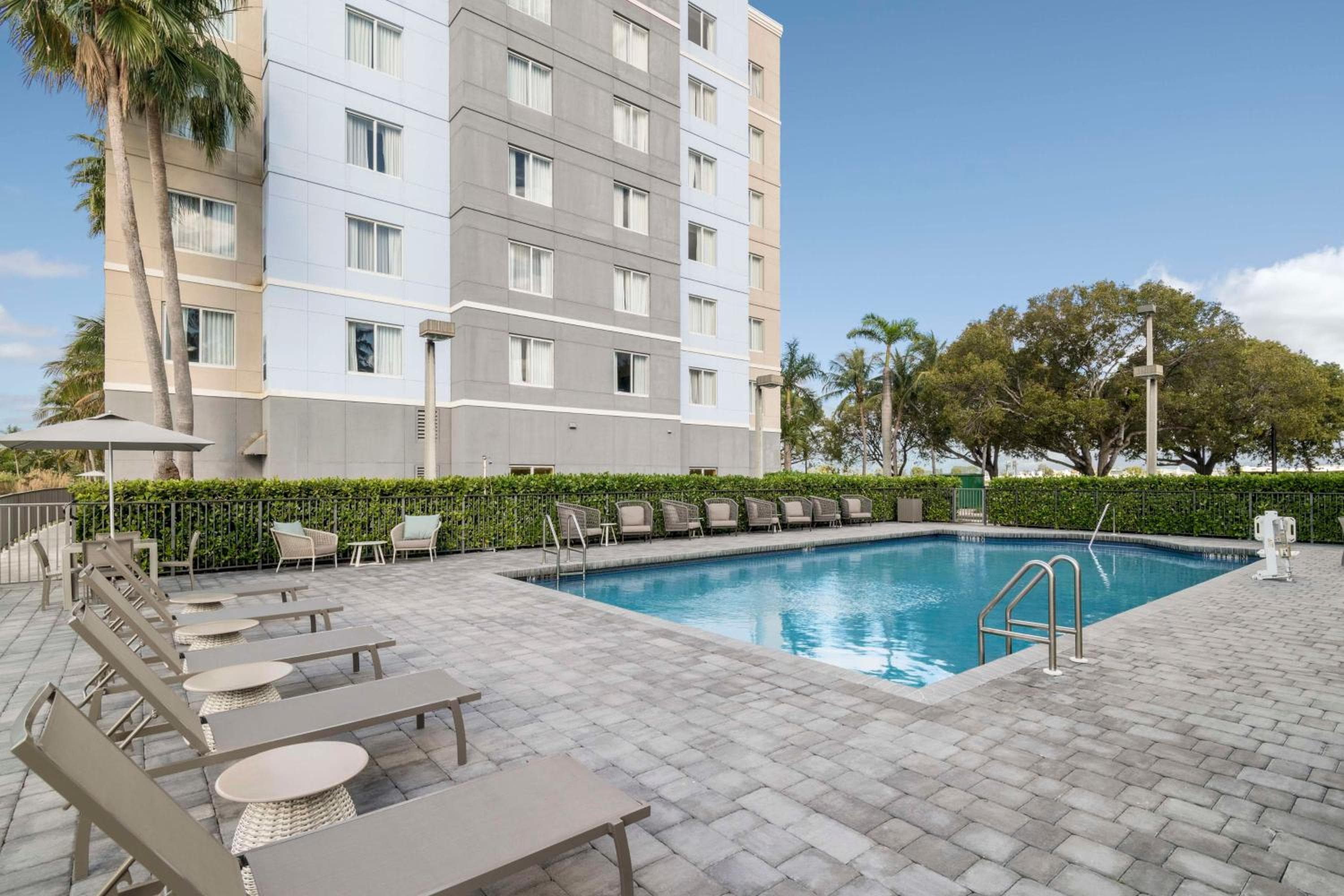 Homewood Suites Miami Aeropuerto/Laguna Azul — 12