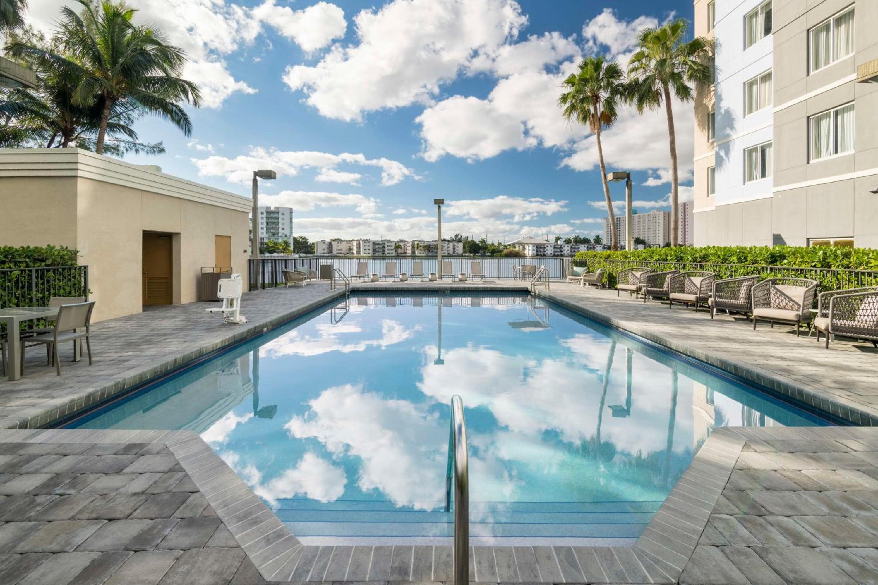 Homewood Suites Miami Aeropuerto/Laguna Azul — 13