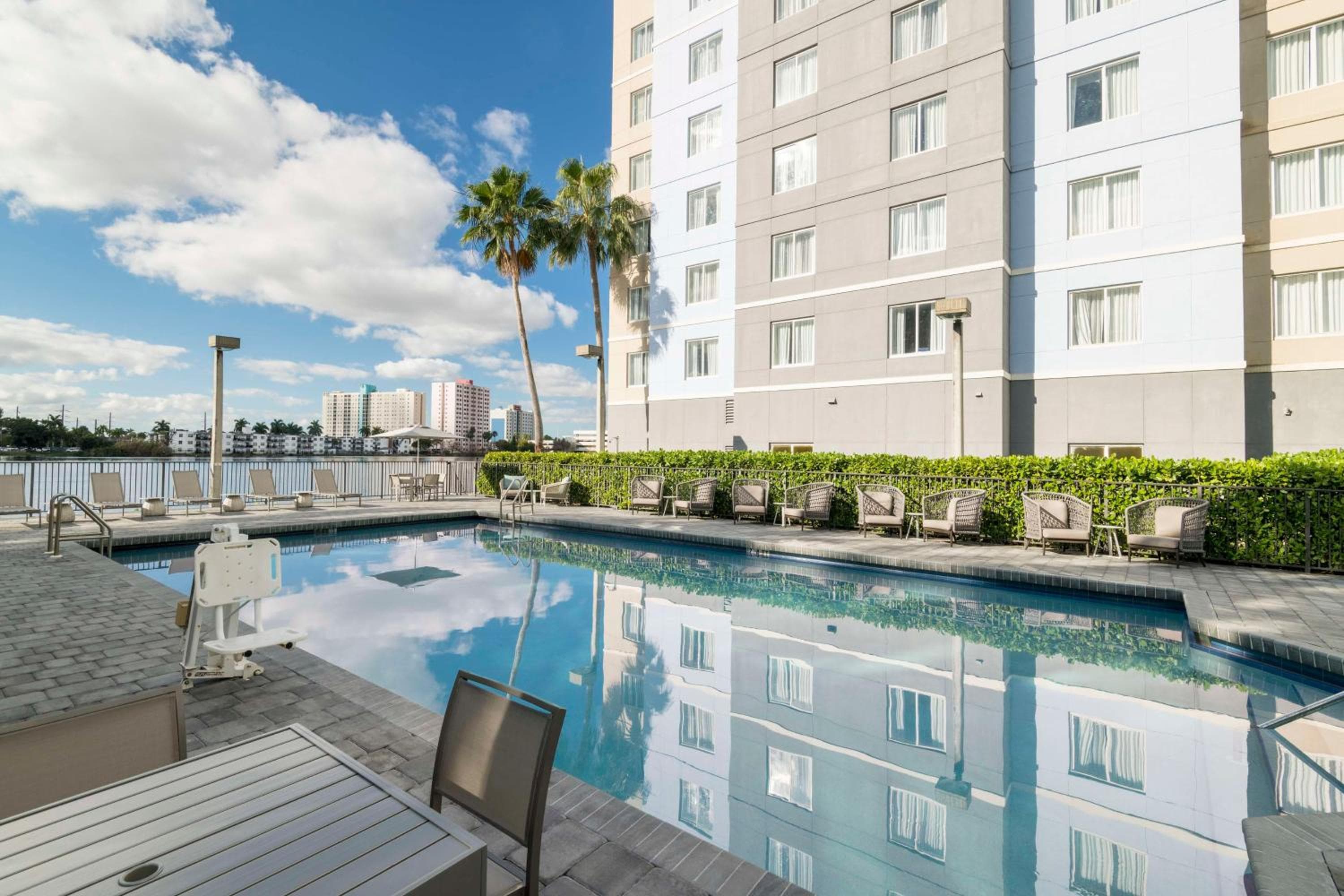Homewood Suites Miami Aeropuerto/Laguna Azul — 14