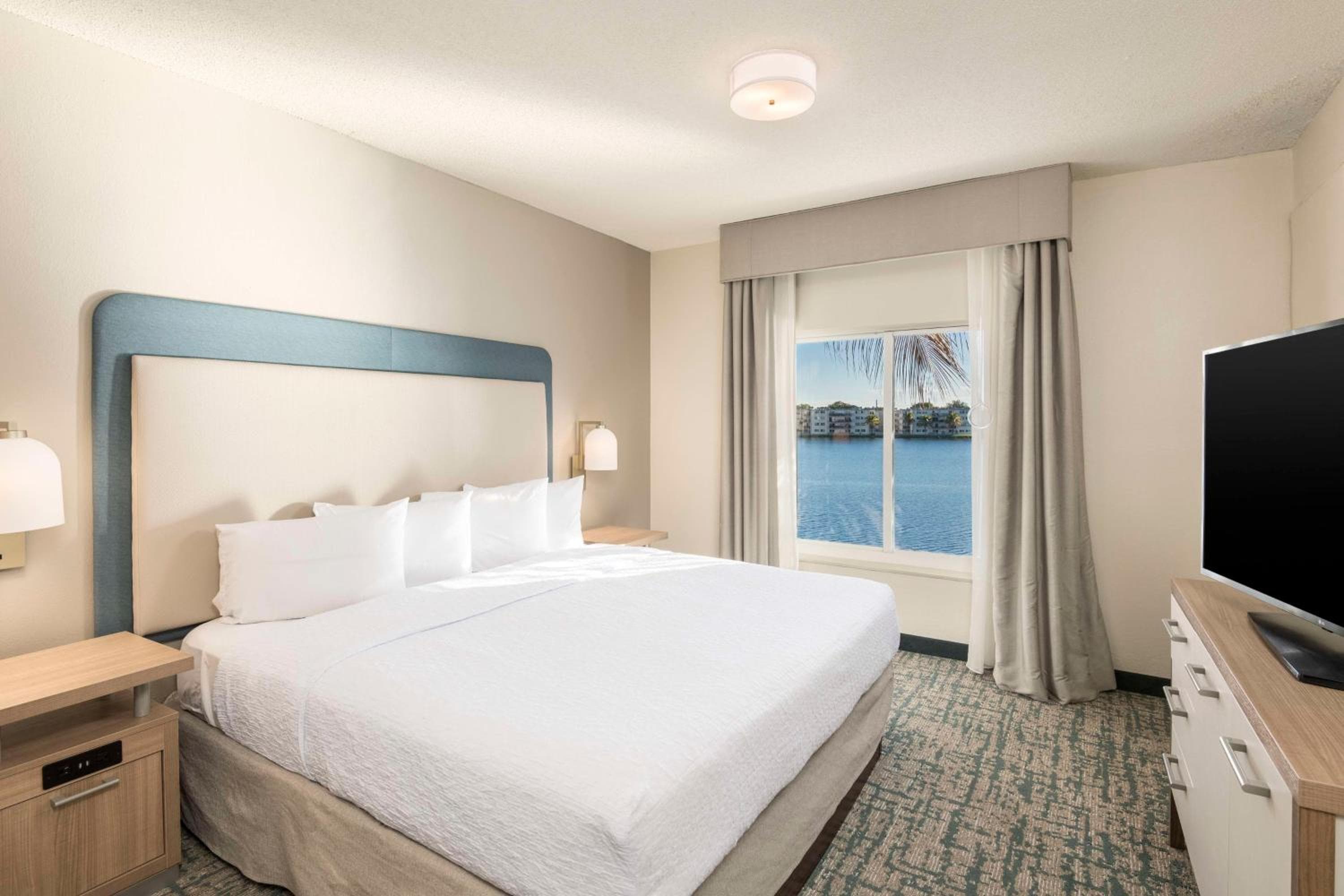 Homewood Suites Miami Aeropuerto/Laguna Azul — 28