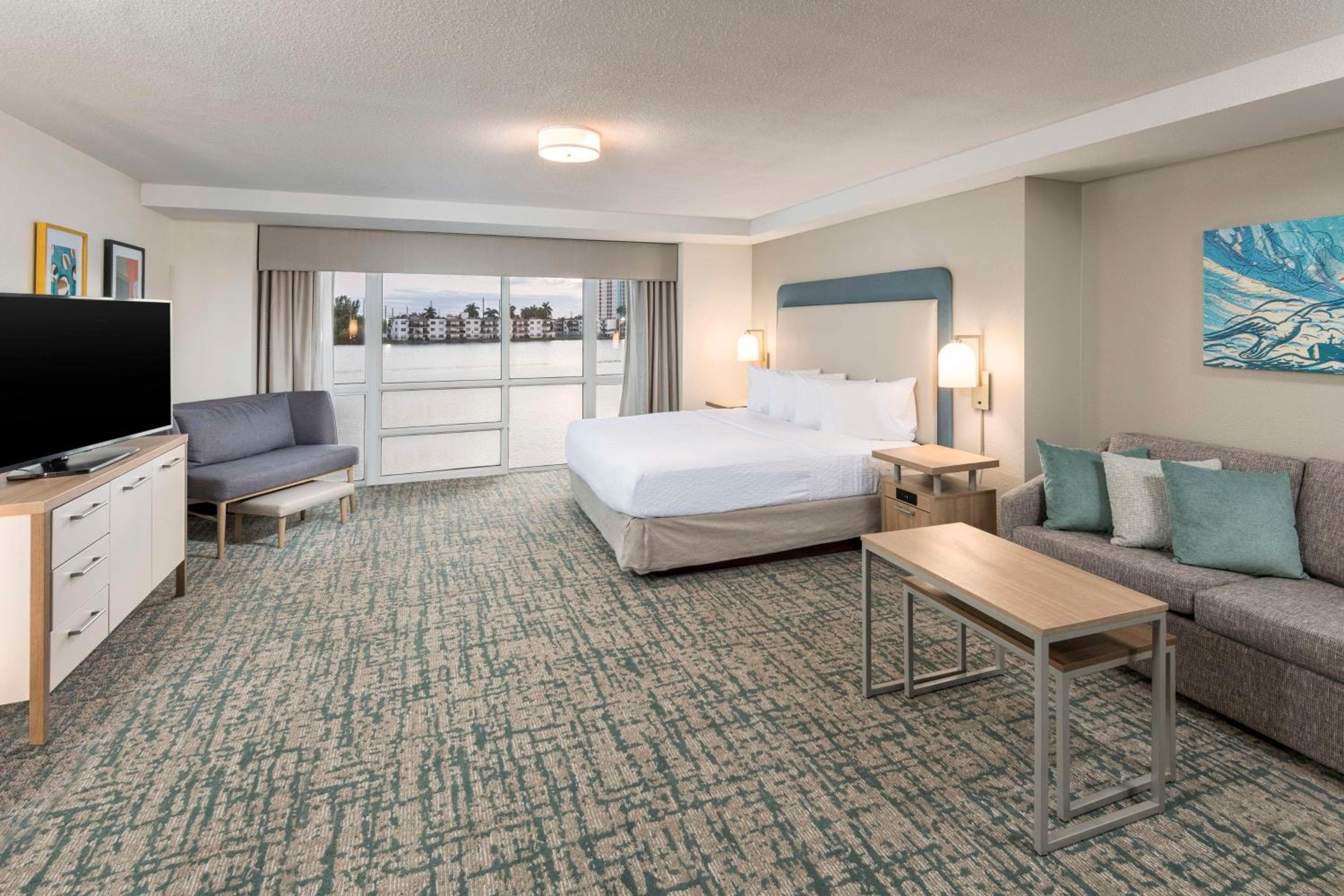 Homewood Suites Miami Airport/Blue Lagoon — 16
