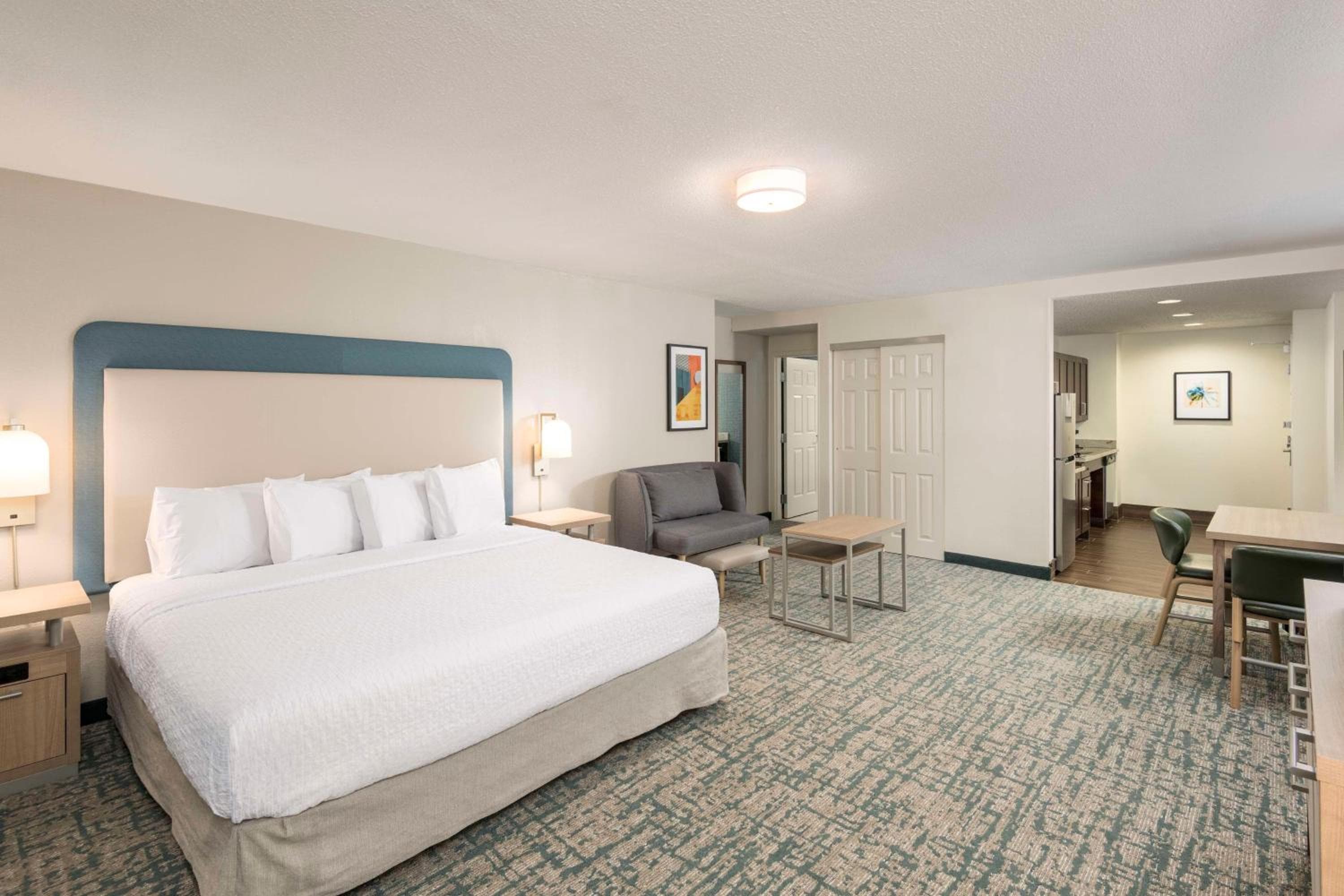 Homewood Suites Miami Airport/Blue Lagoon — 24