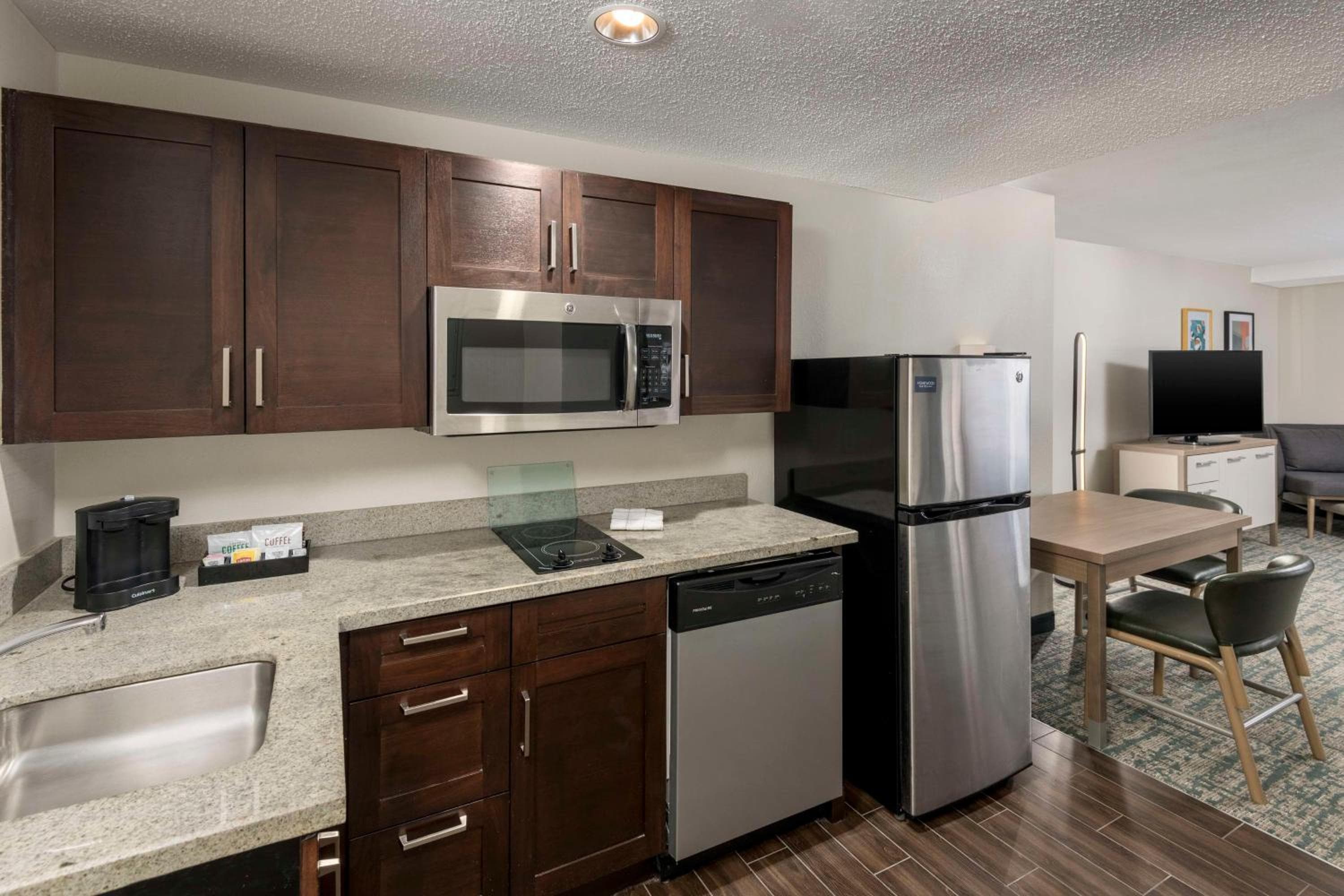 Homewood Suites Miami Airport/Blue Lagoon — 29