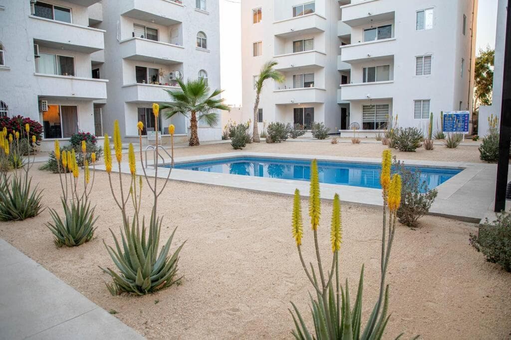 Downtown Beach Condo w/ Pool — 30