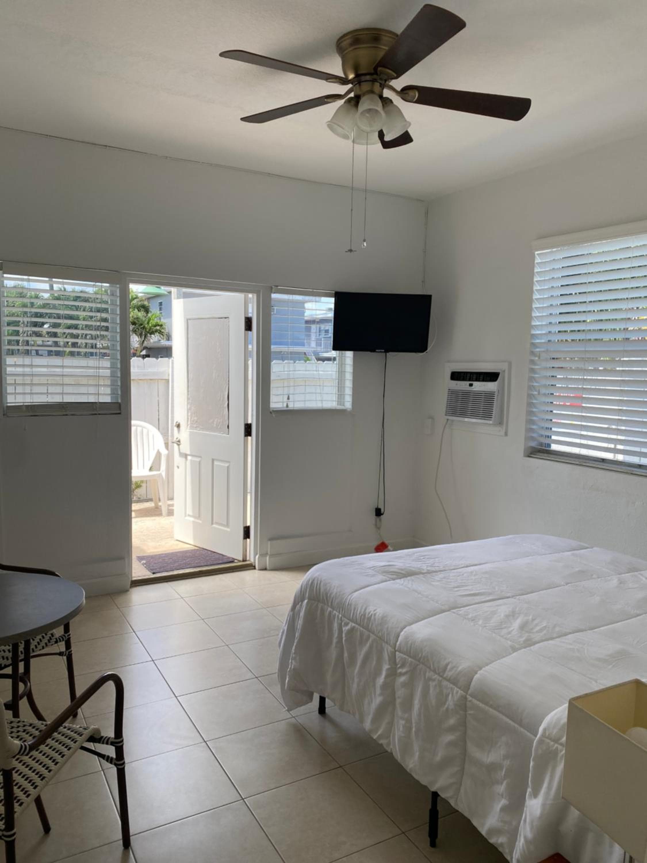Coral Key Inn — 24