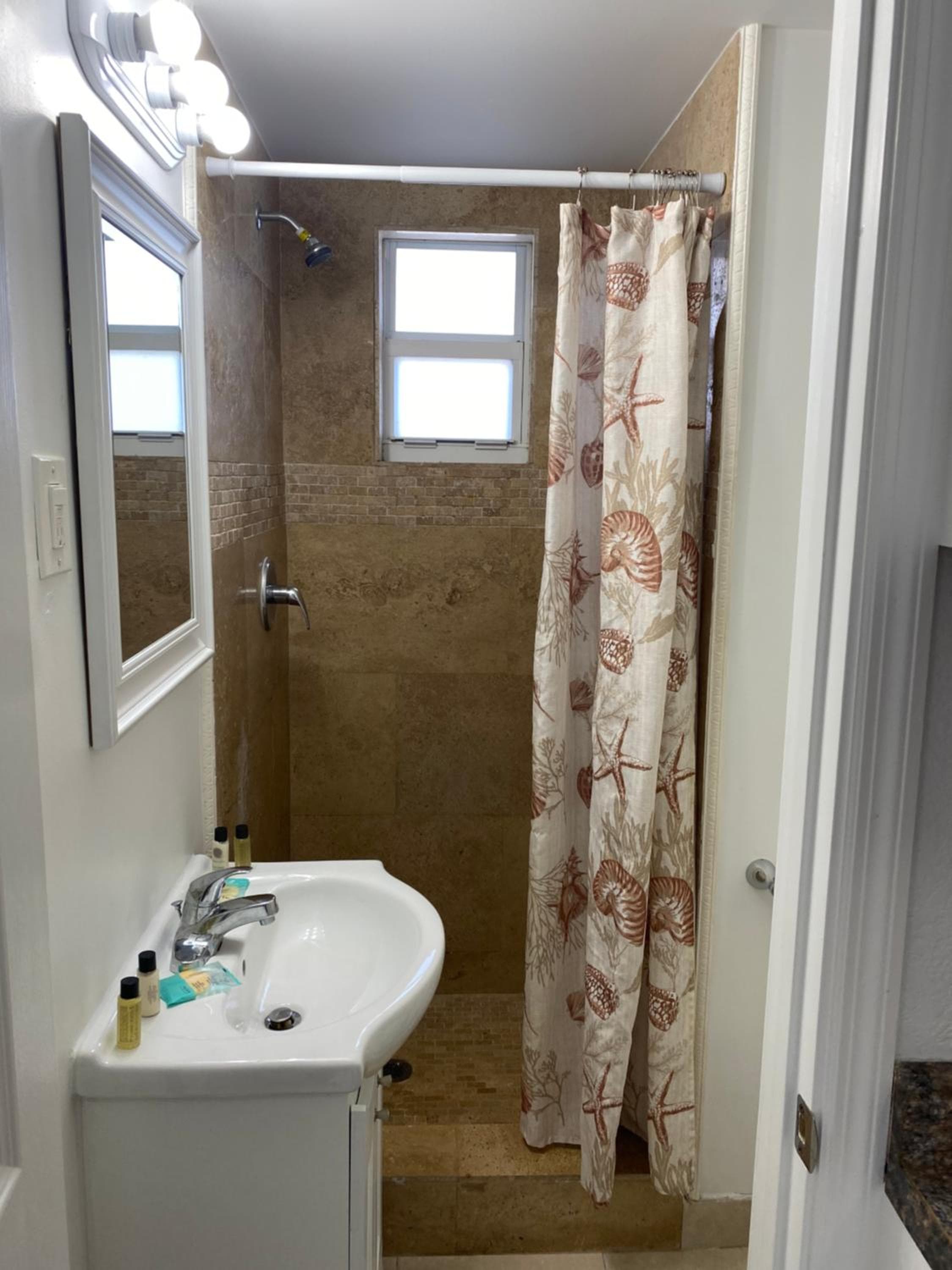 Coral Key Inn — 23