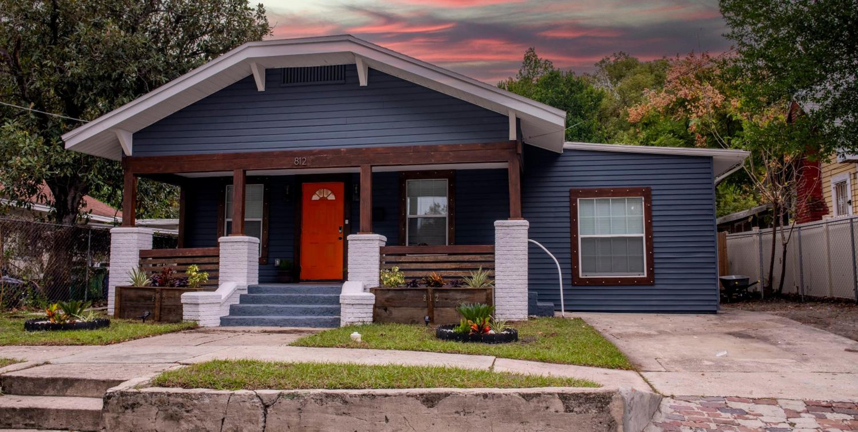 Downtown 4BR Home w Outdoor Living Has Power — 20