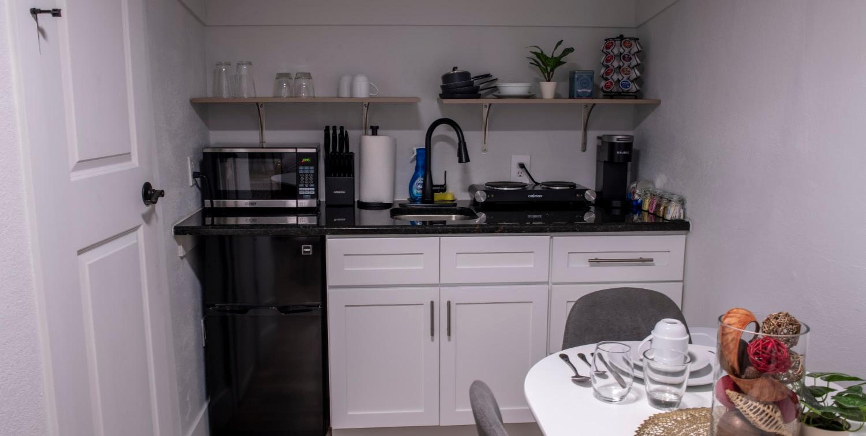Downtown 1BR Tampa Cottage for 4 Has Power — 16