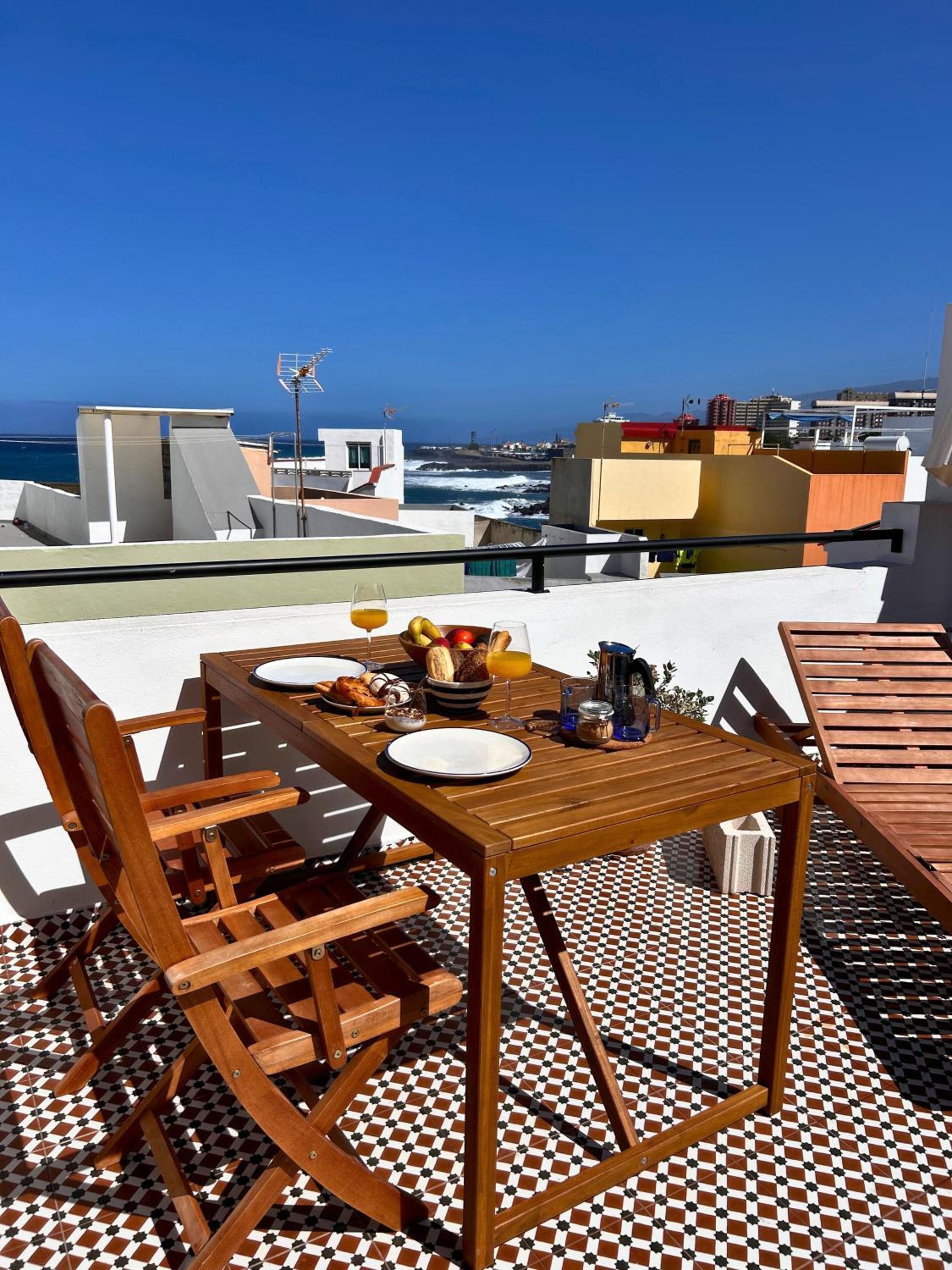 La Terraza! Studio Apartment — 2