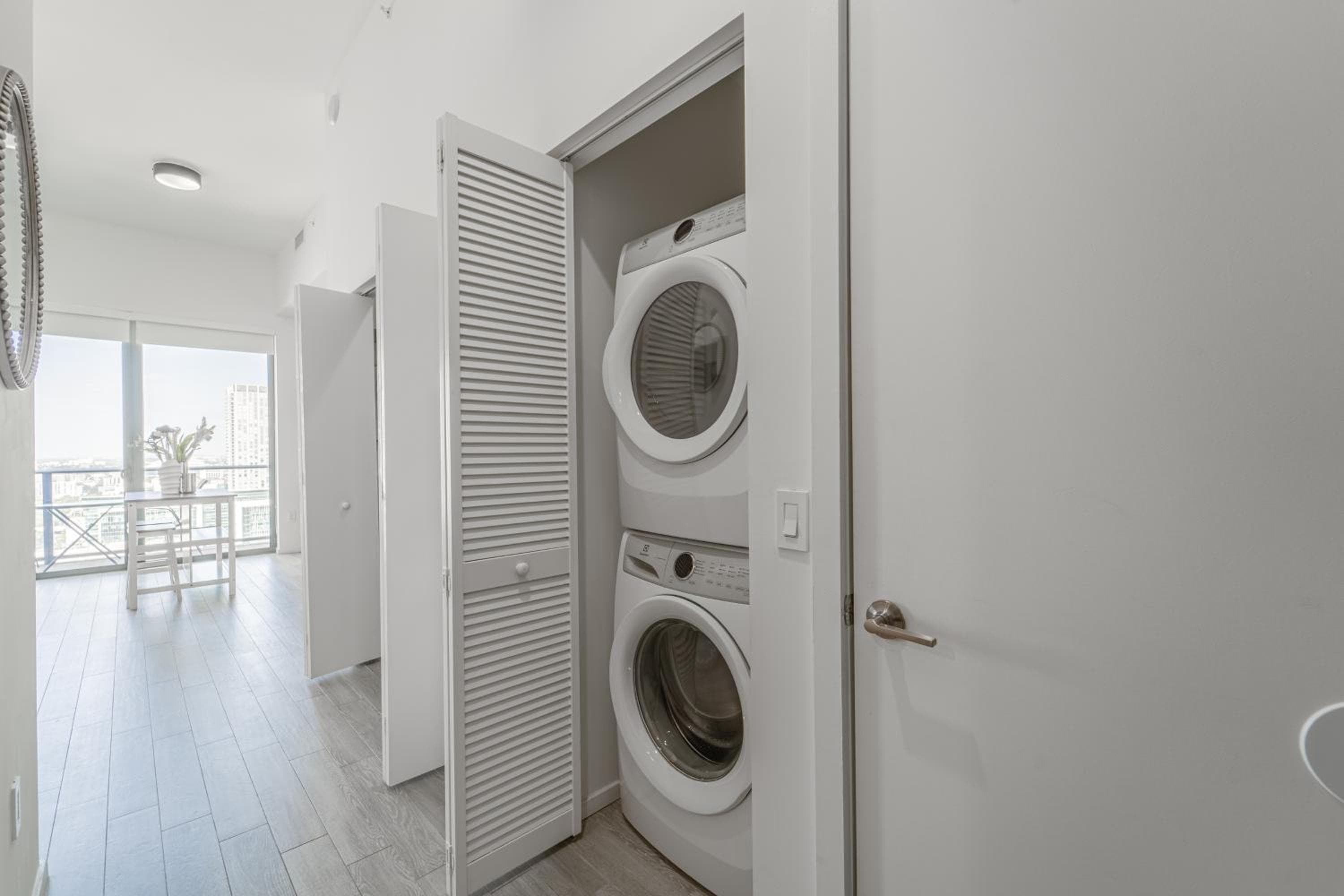 TR Miami 2 Bedroom Condo und Studio mit Balkon — 11