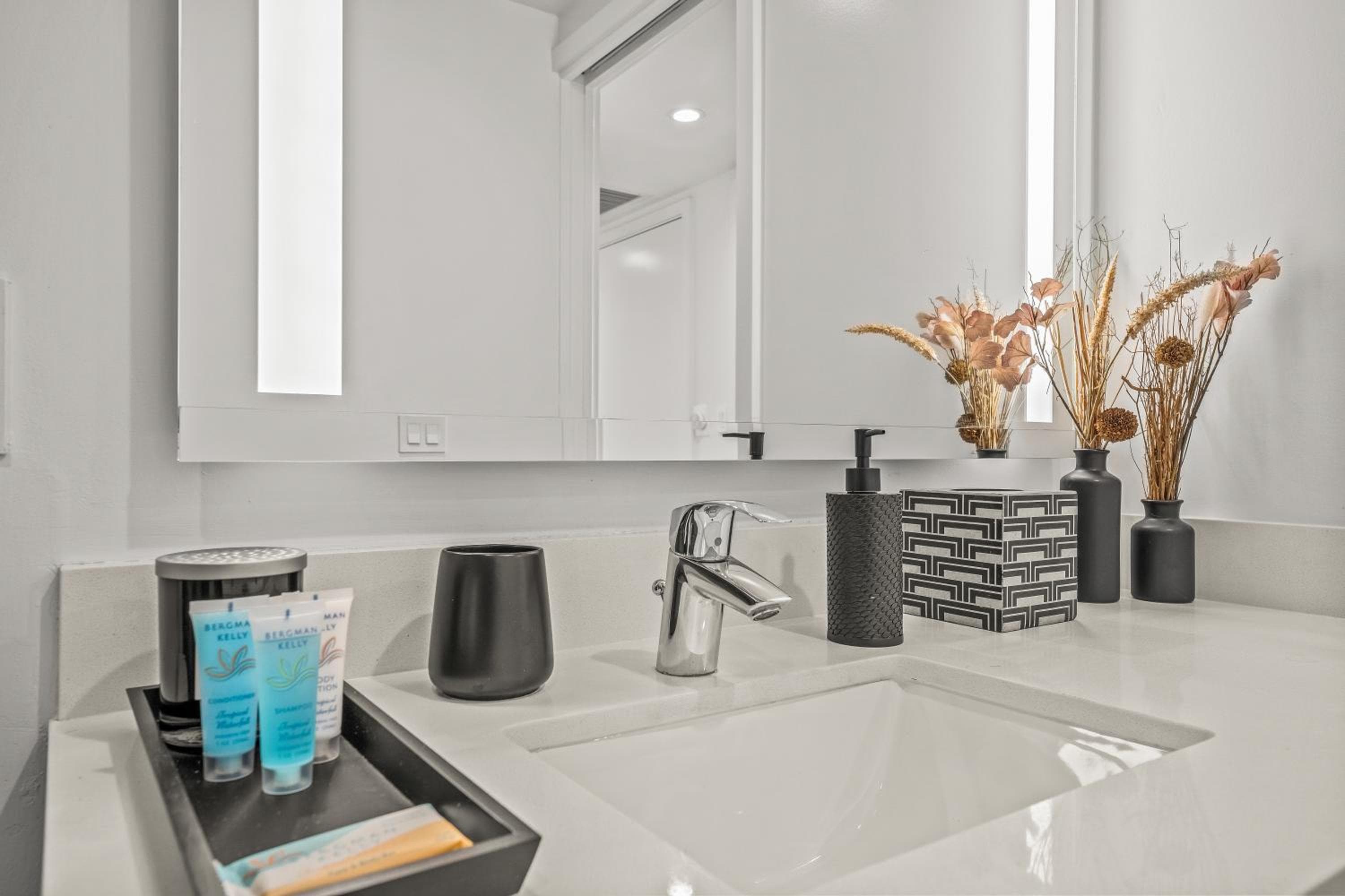 TR Miami 2 Bedroom Condo und Studio mit Balkon — 19