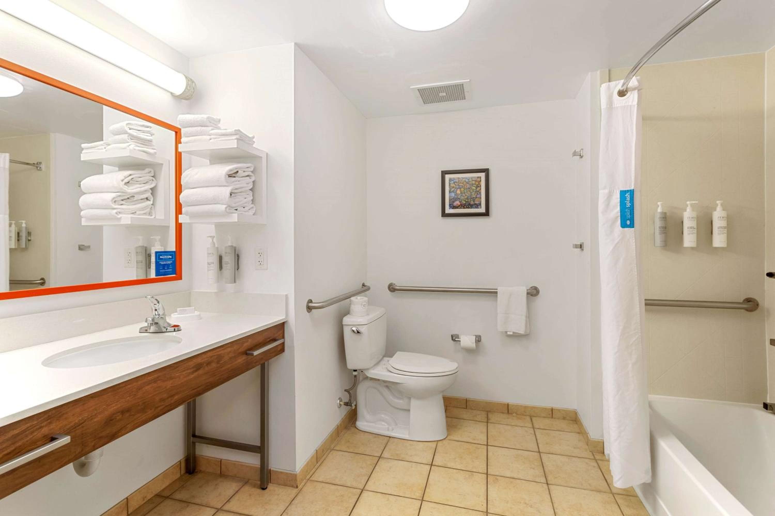 Hampton Inn & Suites Orlando-Apopka — 21