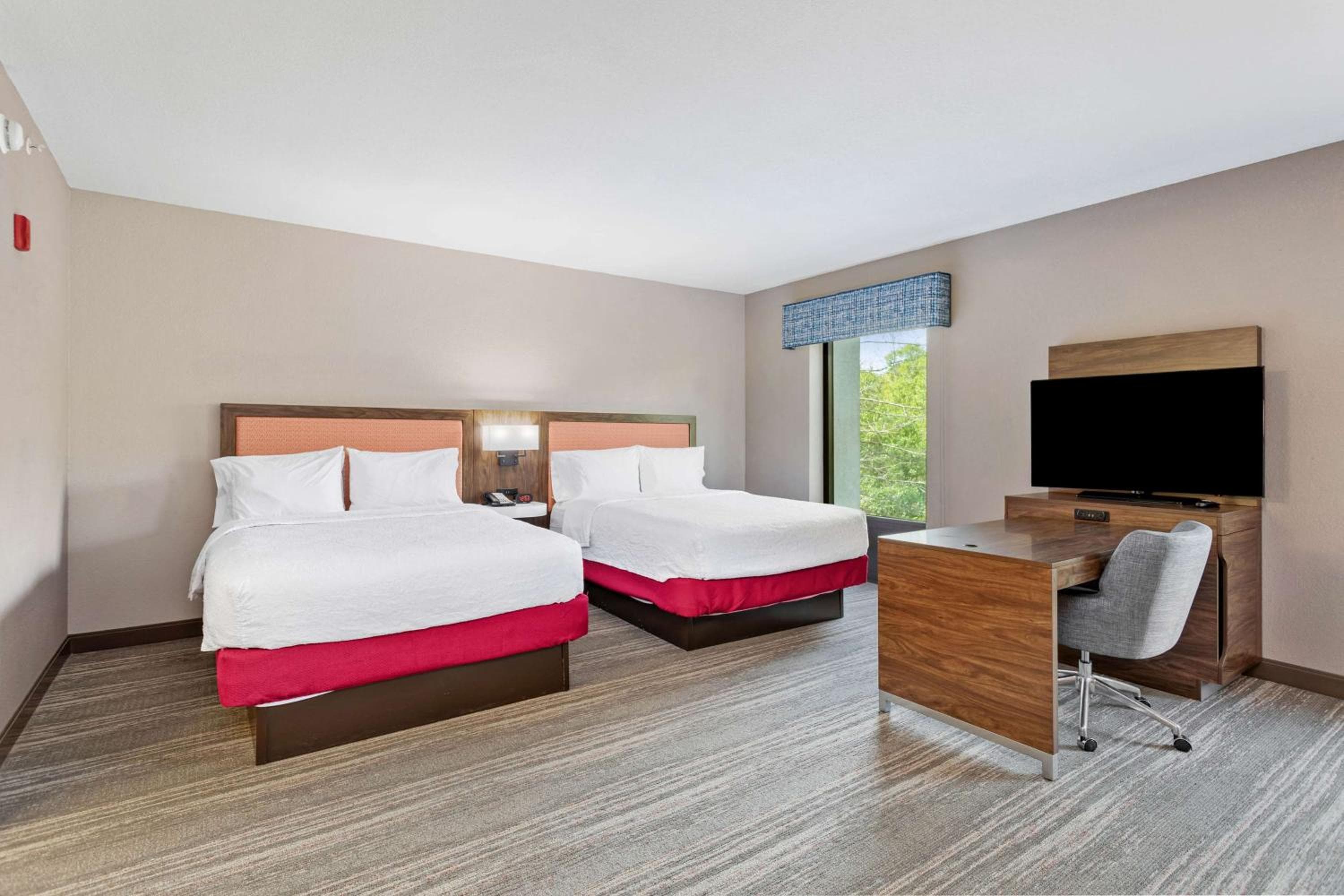 Hampton Inn & Suites Orlando-Apopka — 14