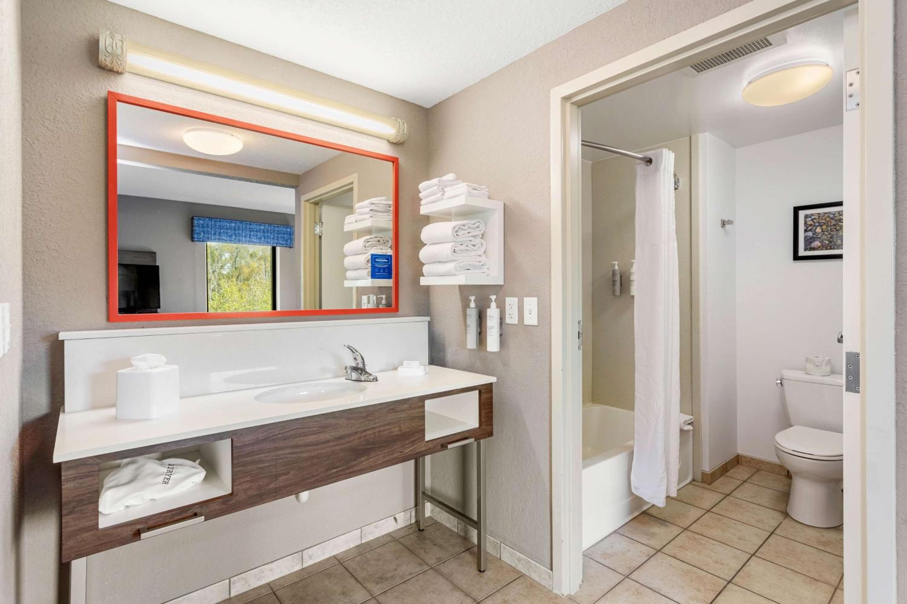Hampton Inn & Suites Orlando - Apopka — 27