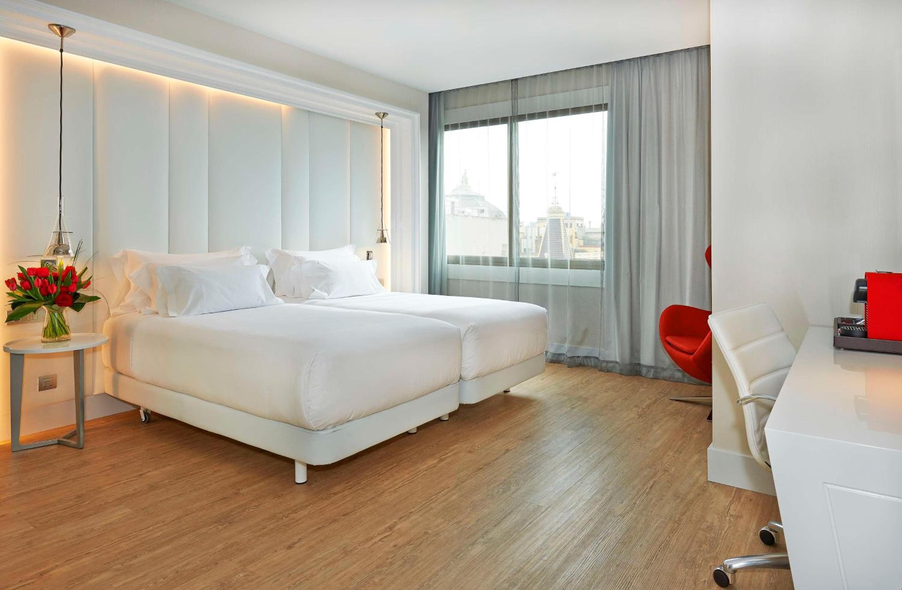 NH Collection Barcellona Gran Hotel Calderon — 9