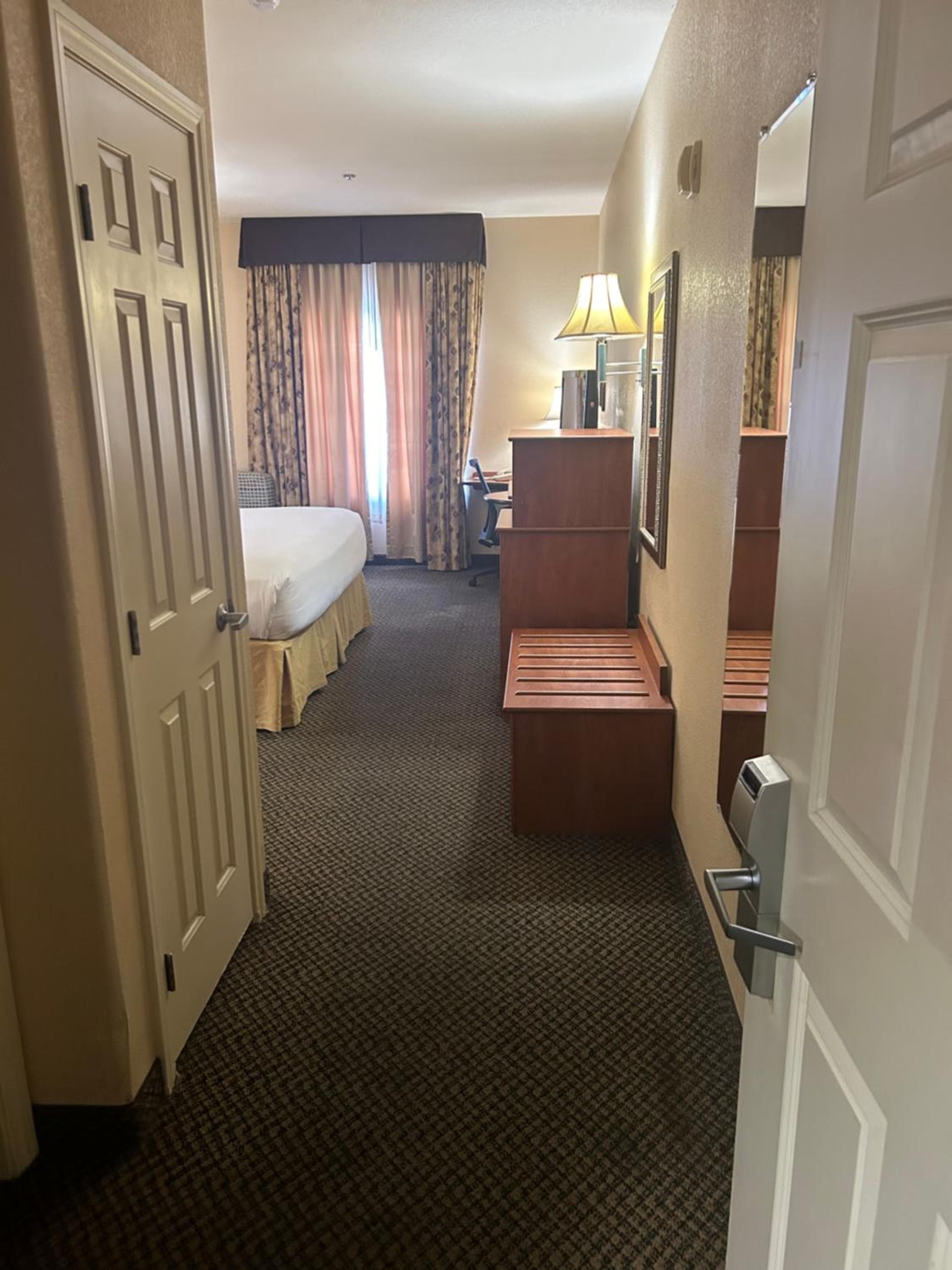 Holiday Inn Express Las Vegas-Nellis, ein IHG Hotel — 7
