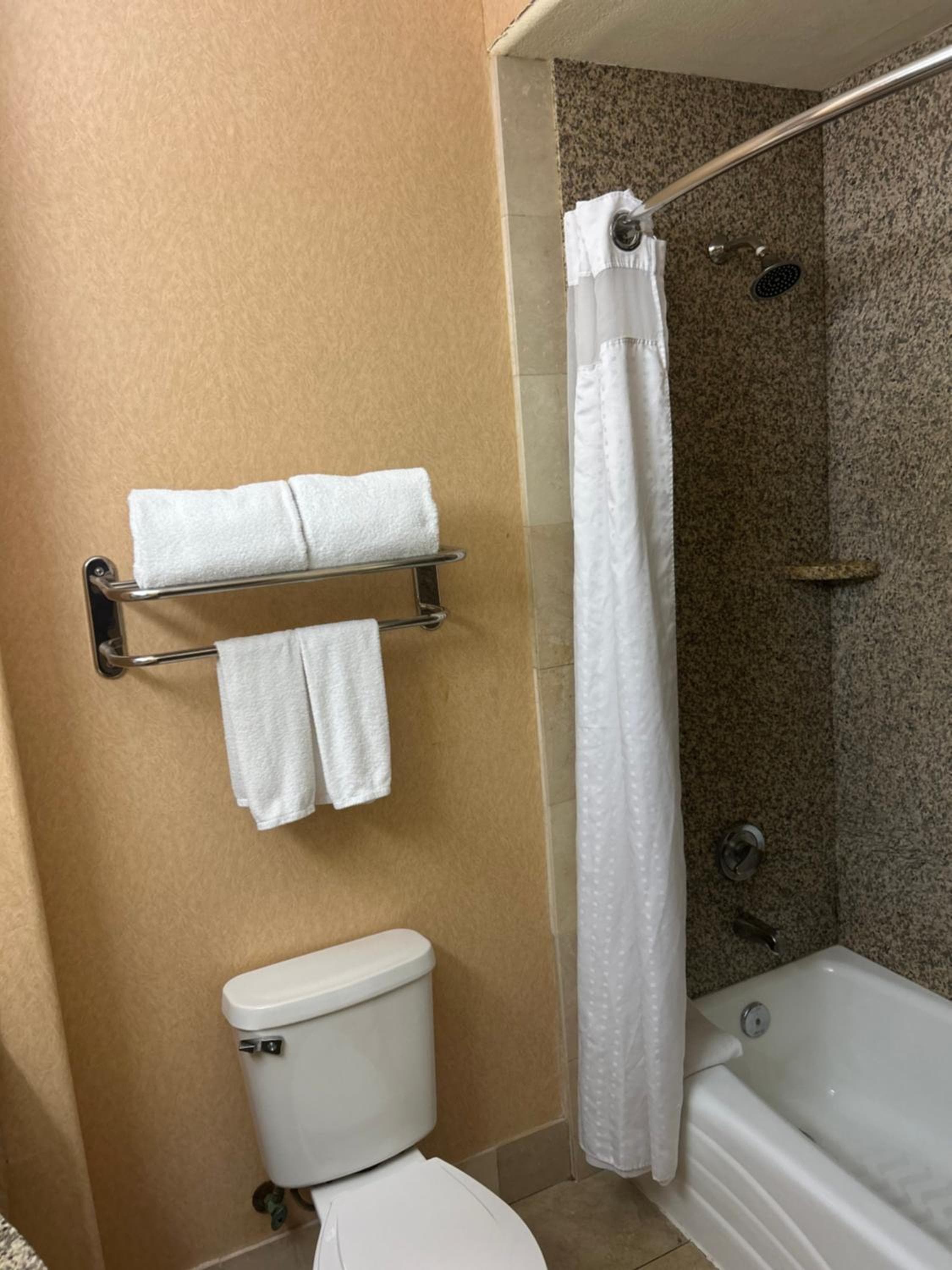 Holiday Inn Express Las Vegas-Nellis, ein IHG Hotel — 11