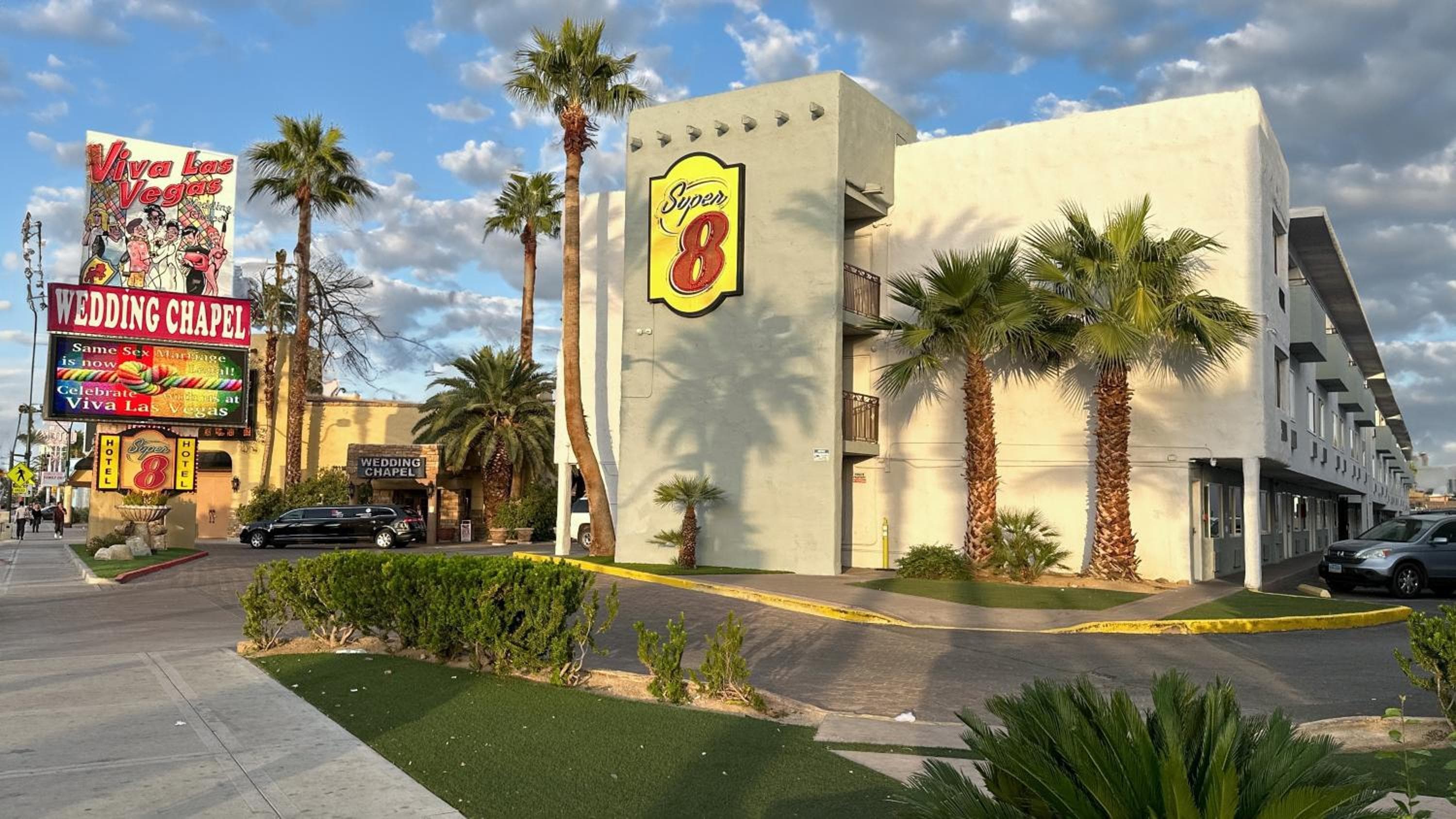 Super 8 by Wyndham Las Vegas North Strip/Zona de Fremont St. — 1