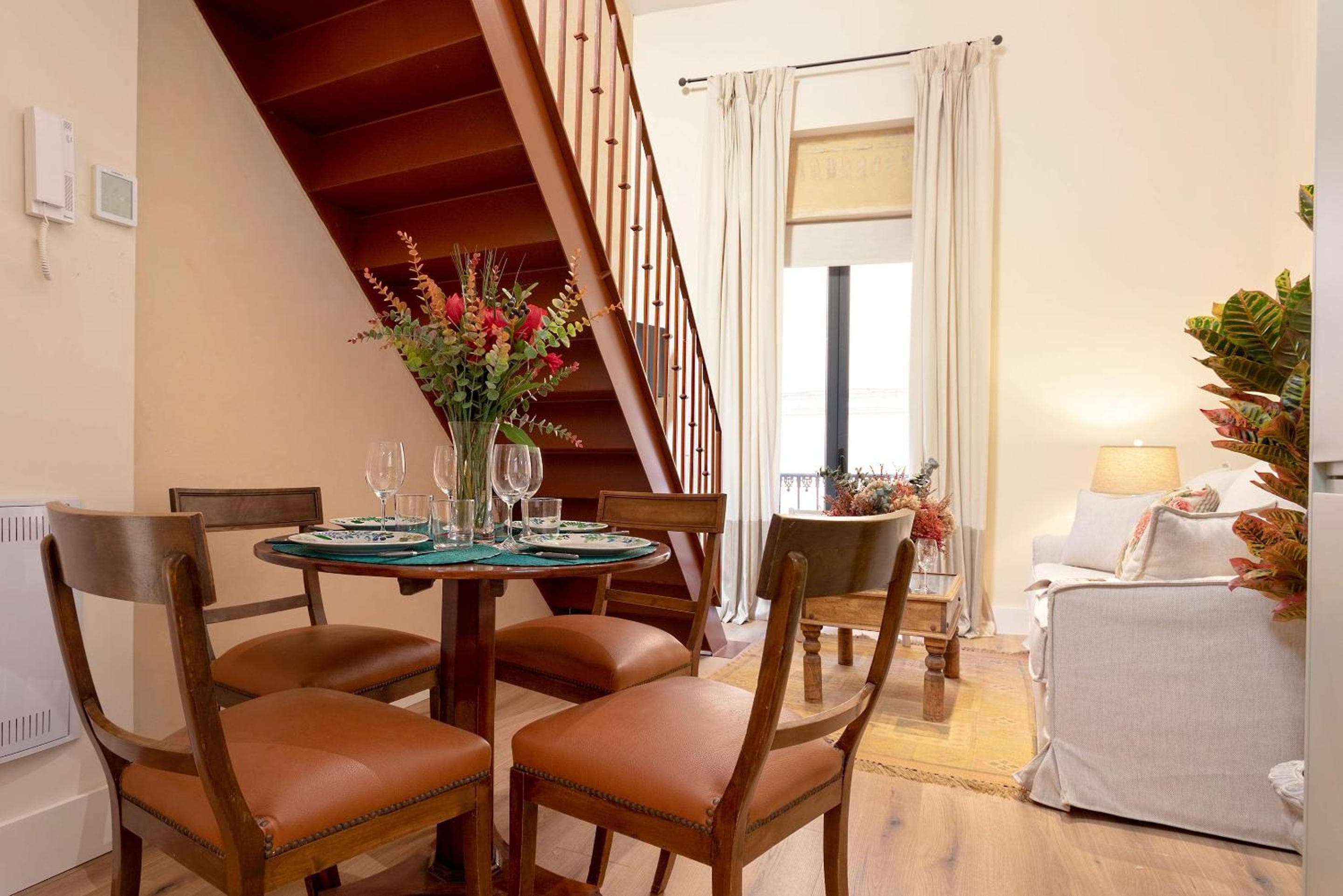 Genteel Home Rodrigo Caro — 20