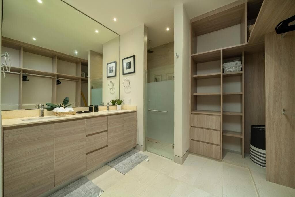 Luxurious 2BR Ocean View Condo with Terrace — 25