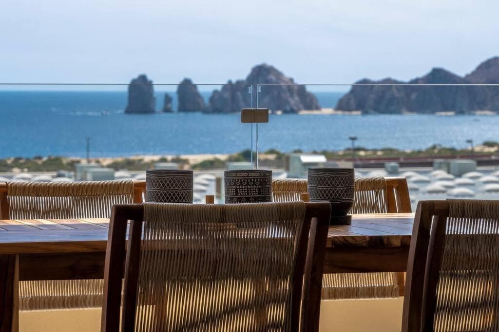 Luxurious 2BR Ocean View Condo with Terrace — 4