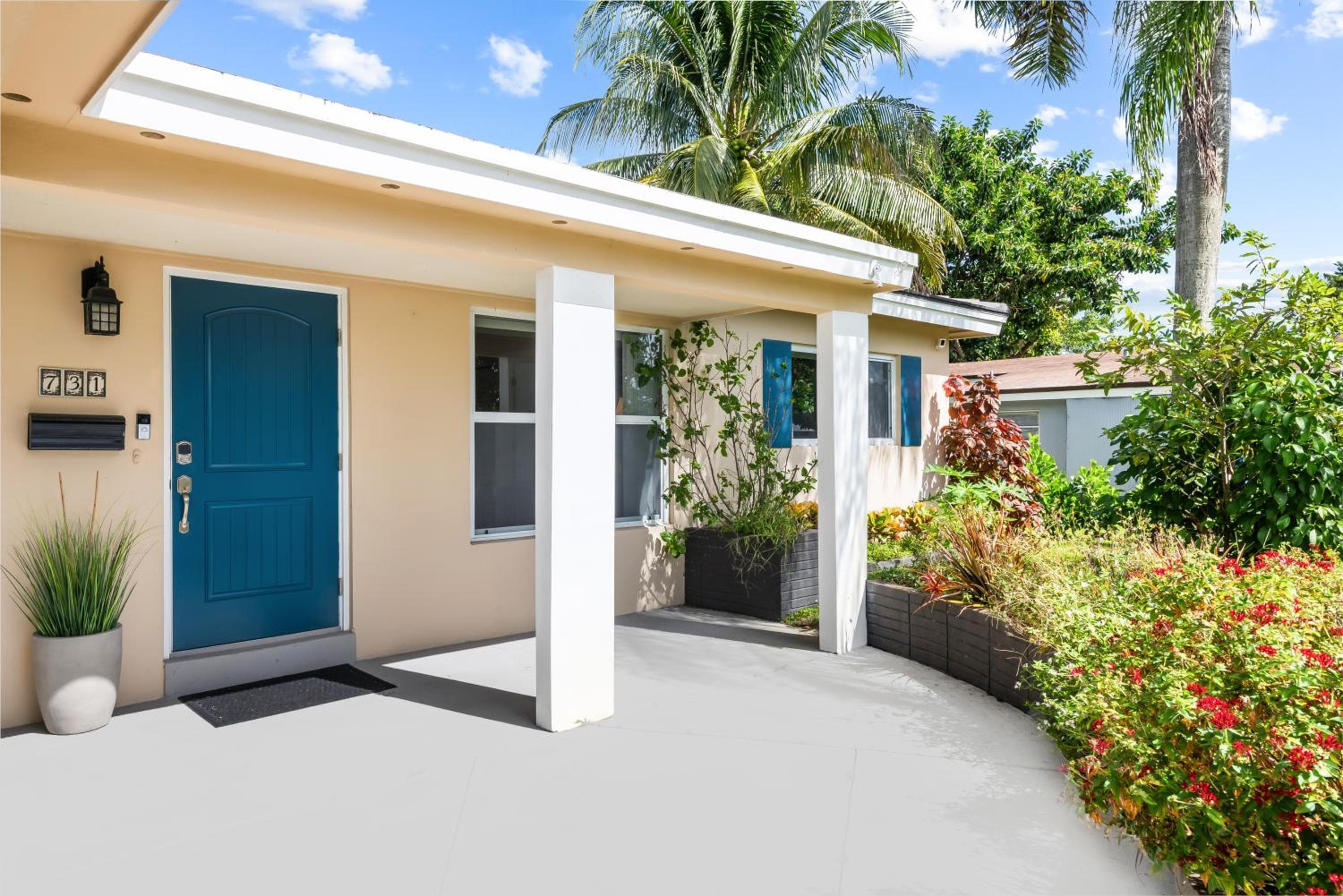 Modern Bungalow near Wilton Drive I Pool Table — 8