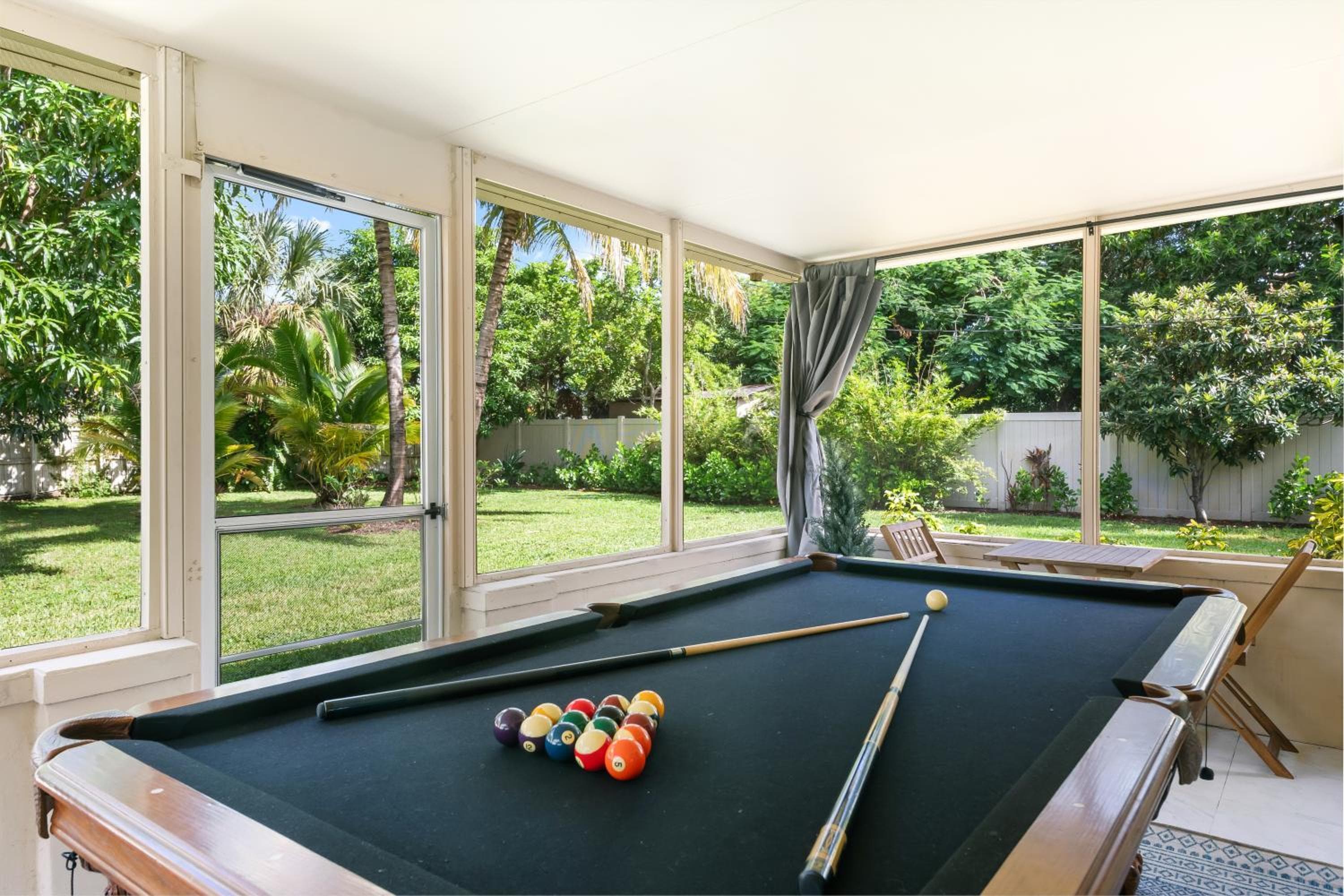 Modern Bungalow near Wilton Drive I Pool Table — 29