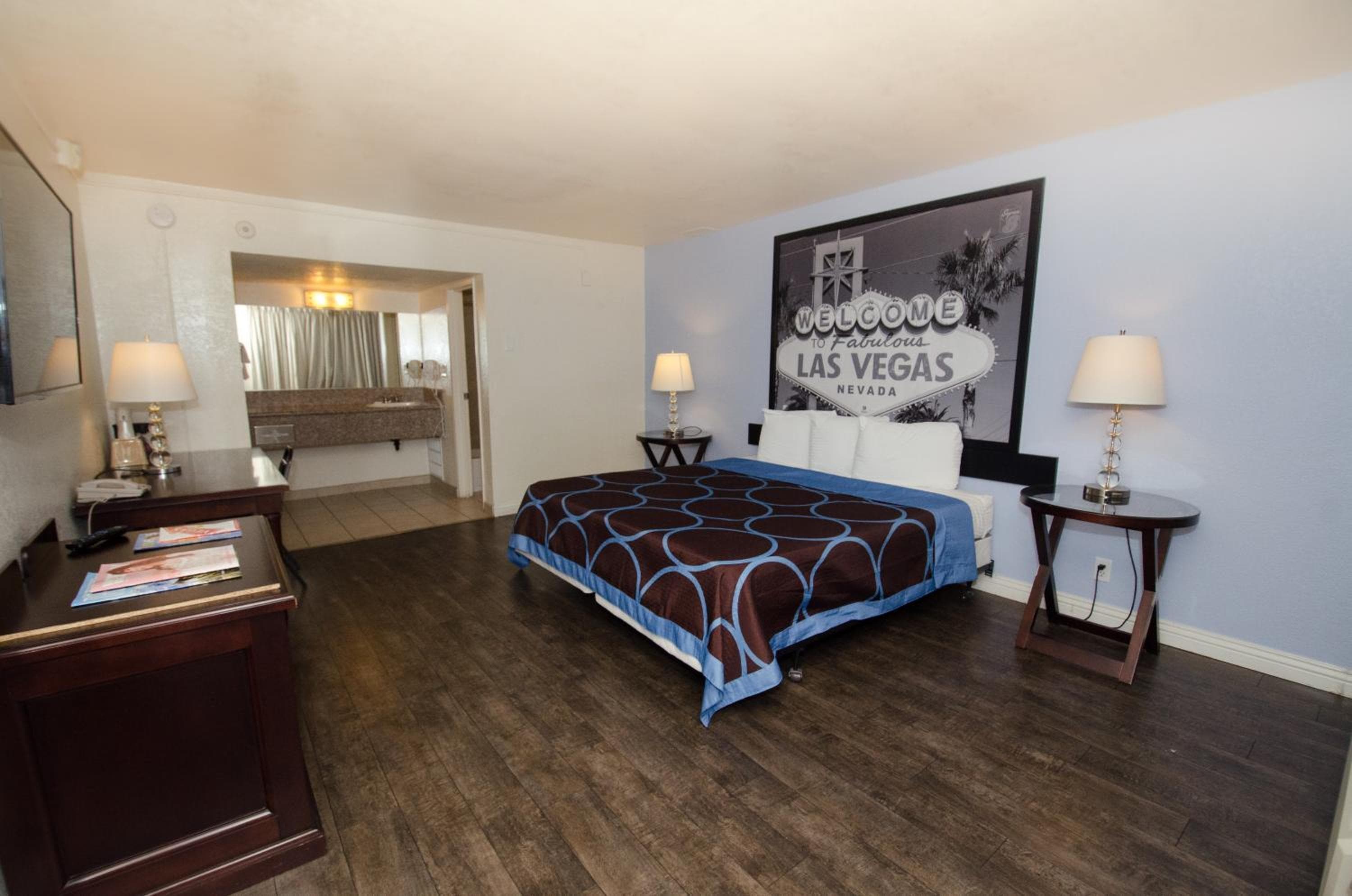 Super 8 by Wyndham Las Vegas North Strip/Zona de Fremont St. — 14