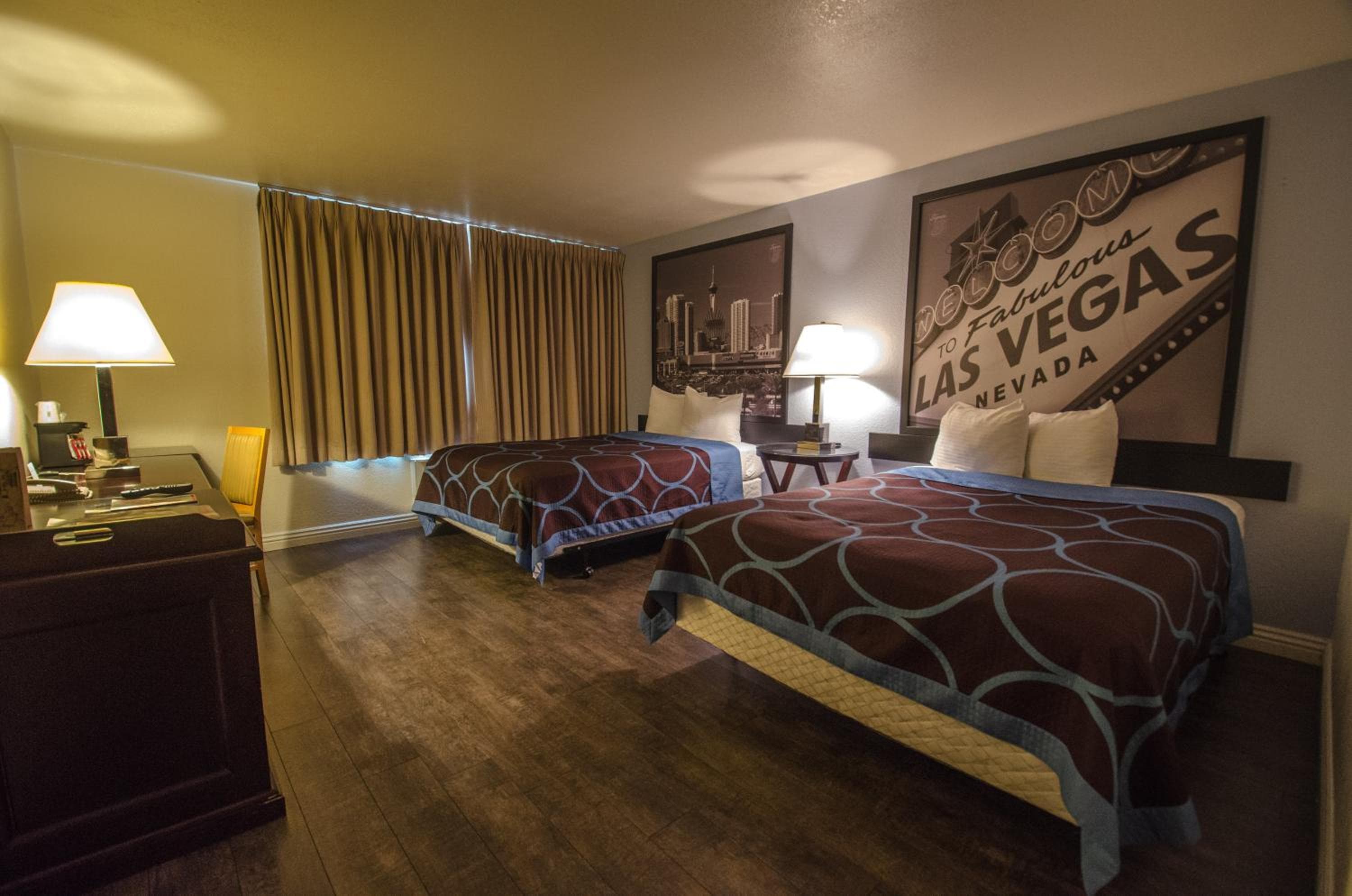 Super 8 by Wyndham Las Vegas North Strip/Zona de Fremont St. — 16
