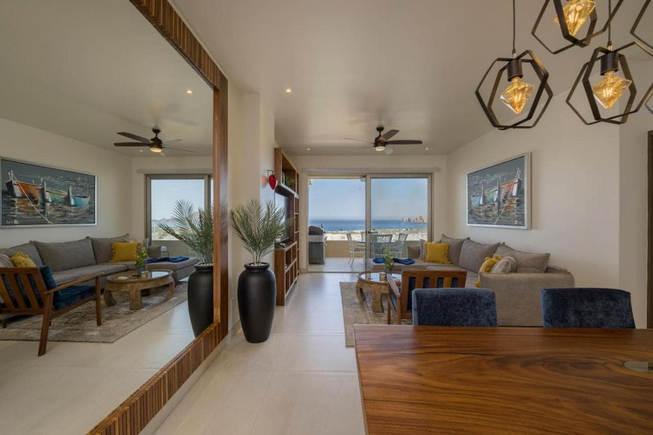 Luxurious New Ocean View 2BR Condo Near Downtown — 26