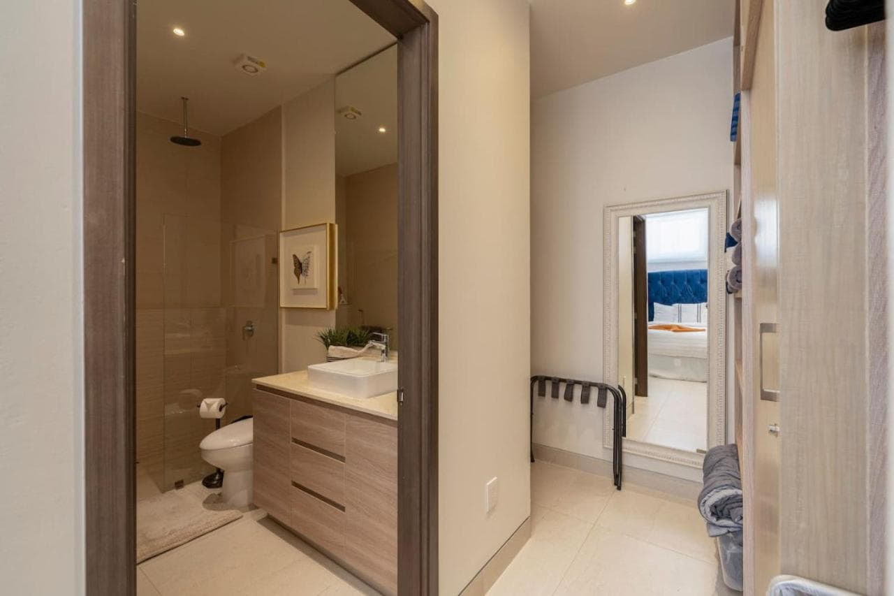 Luxurious New Ocean View 2BR Condo Near Downtown — 26