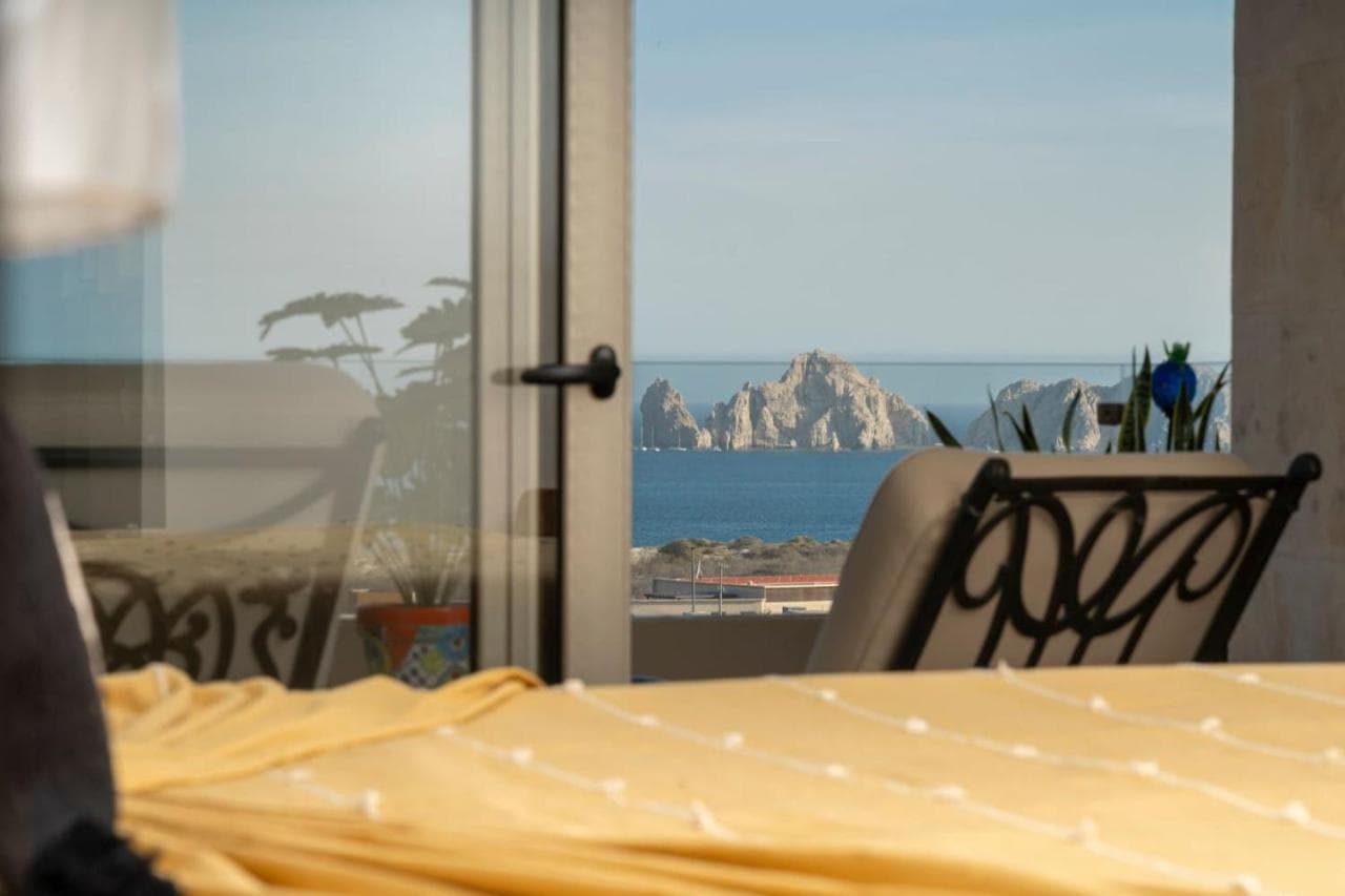 Luxurious New Ocean View 2BR Condo Near Downtown — 19
