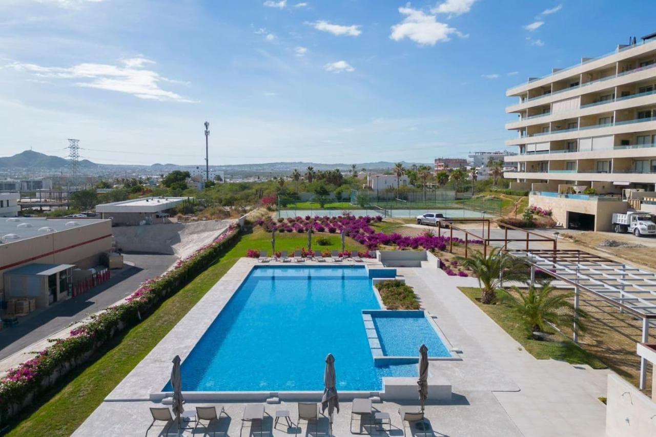 Luxurious New Ocean View 2BR Condo Near Downtown — 3