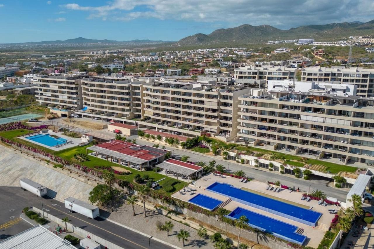 Luxurious New Ocean View 2BR Condo Near Downtown — 1