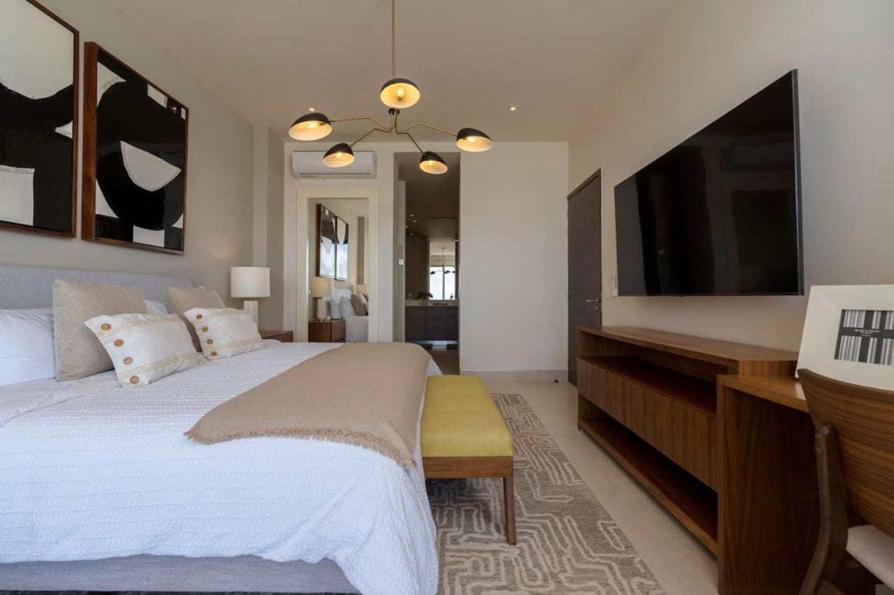 Luxurious New 3BR Condo with Ocean and Arch Views — 25