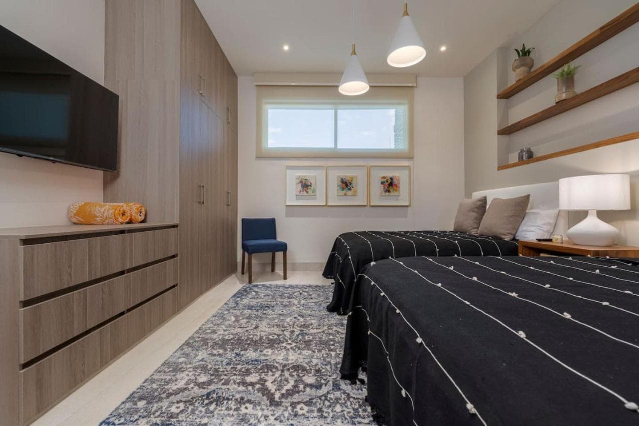 Luxurious New 3BR Condo with Ocean and Arch Views — 26