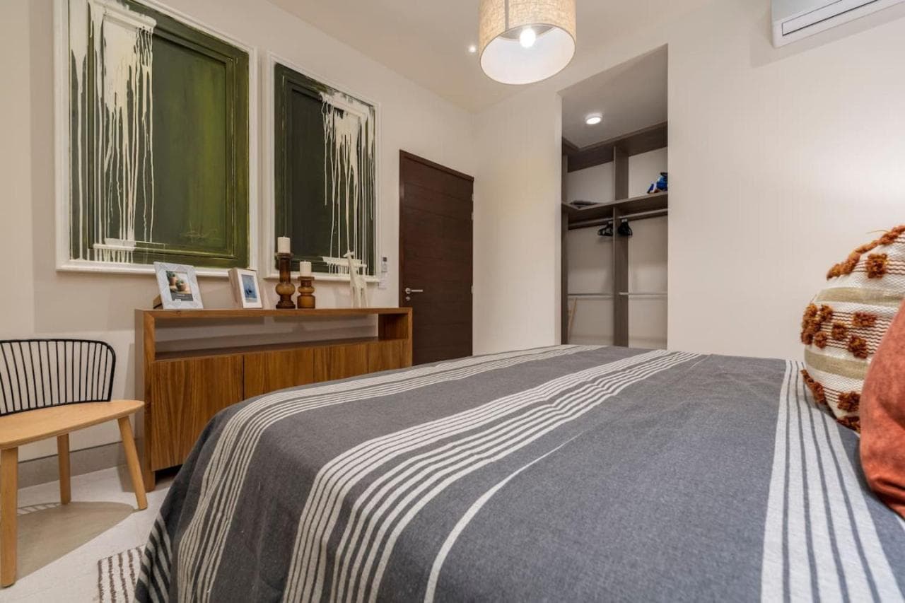 Luxurious New 3BR Condo with Ocean and Arch Views — 30