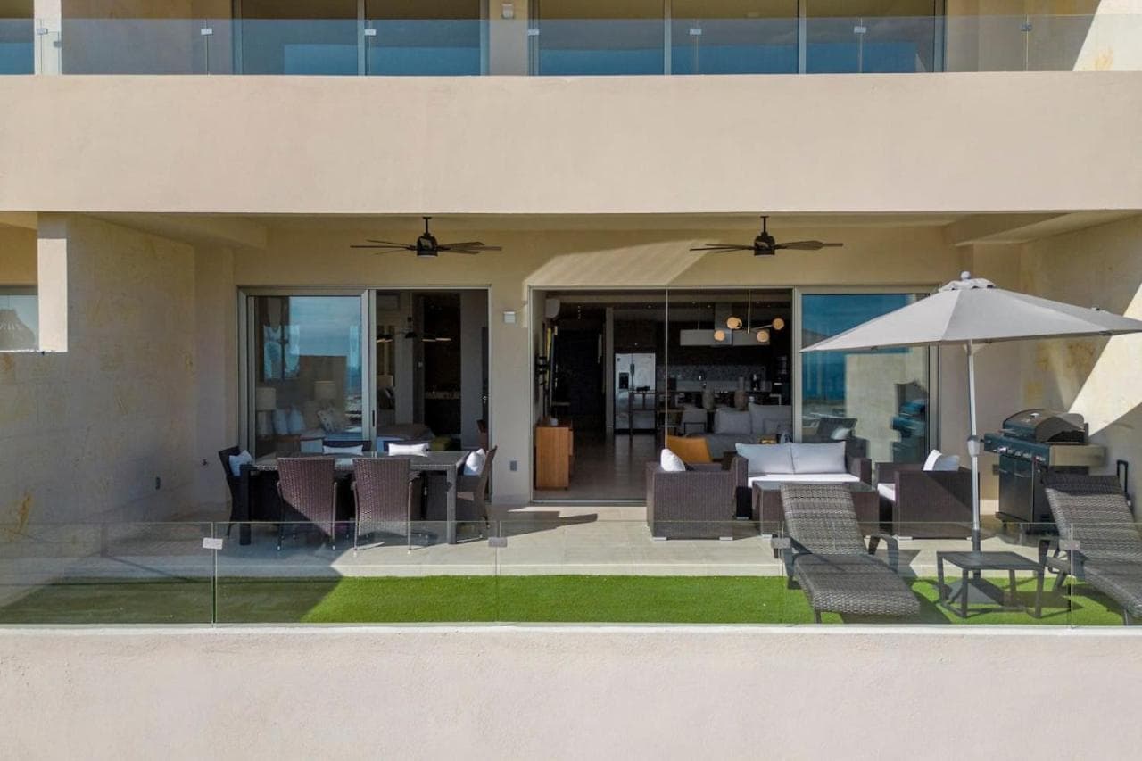 Luxurious New 3BR Condo with Ocean and Arch Views — 14