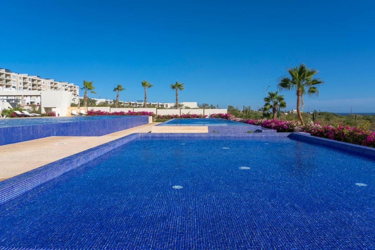 Luxurious New 3BR Condo with Ocean and Arch Views — 4