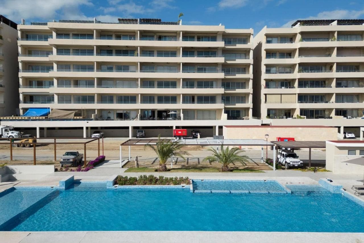 Luxurious New 3BR Condo with Ocean and Arch Views — 5