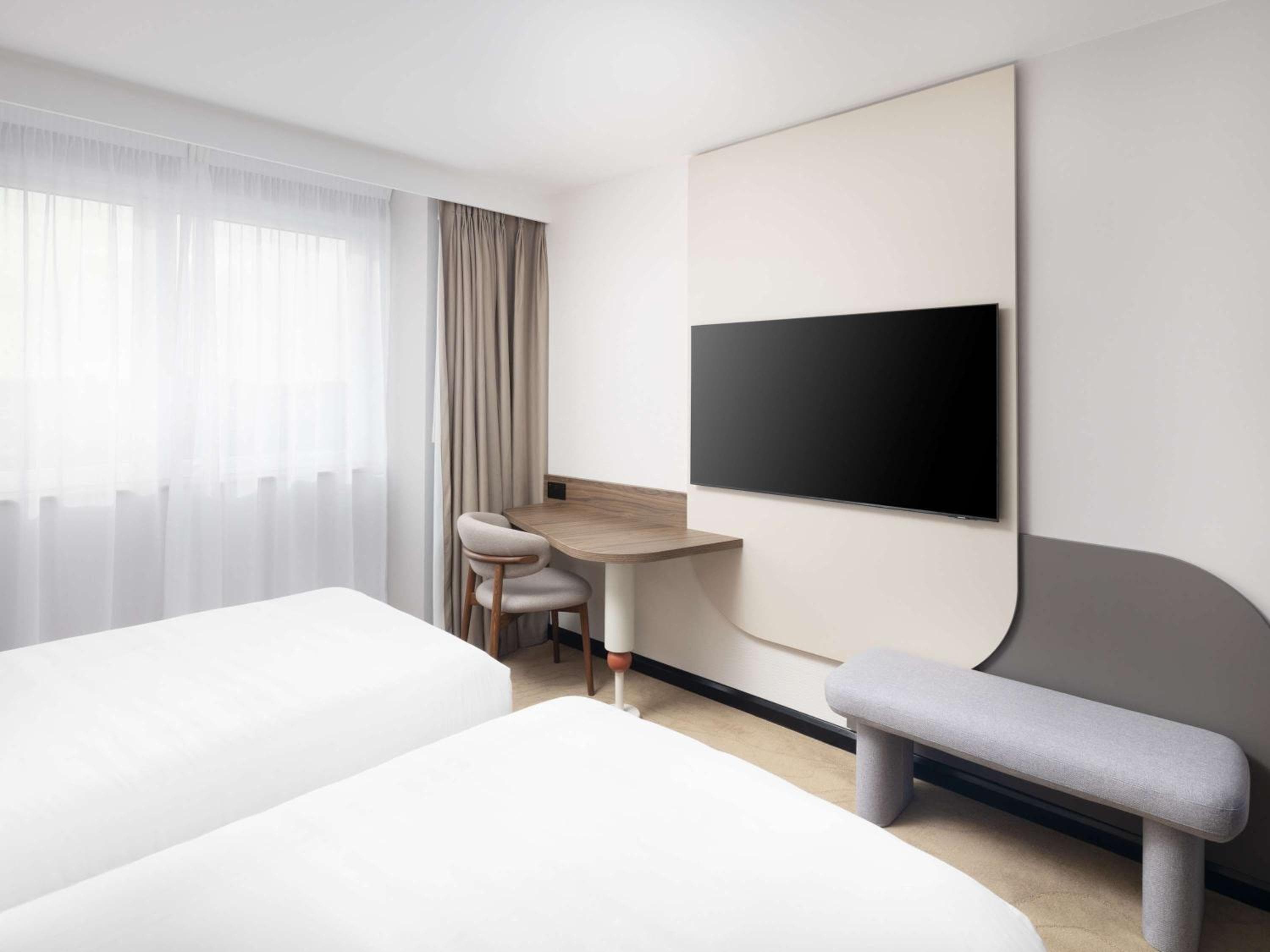 Mercure London Earls Court — 23