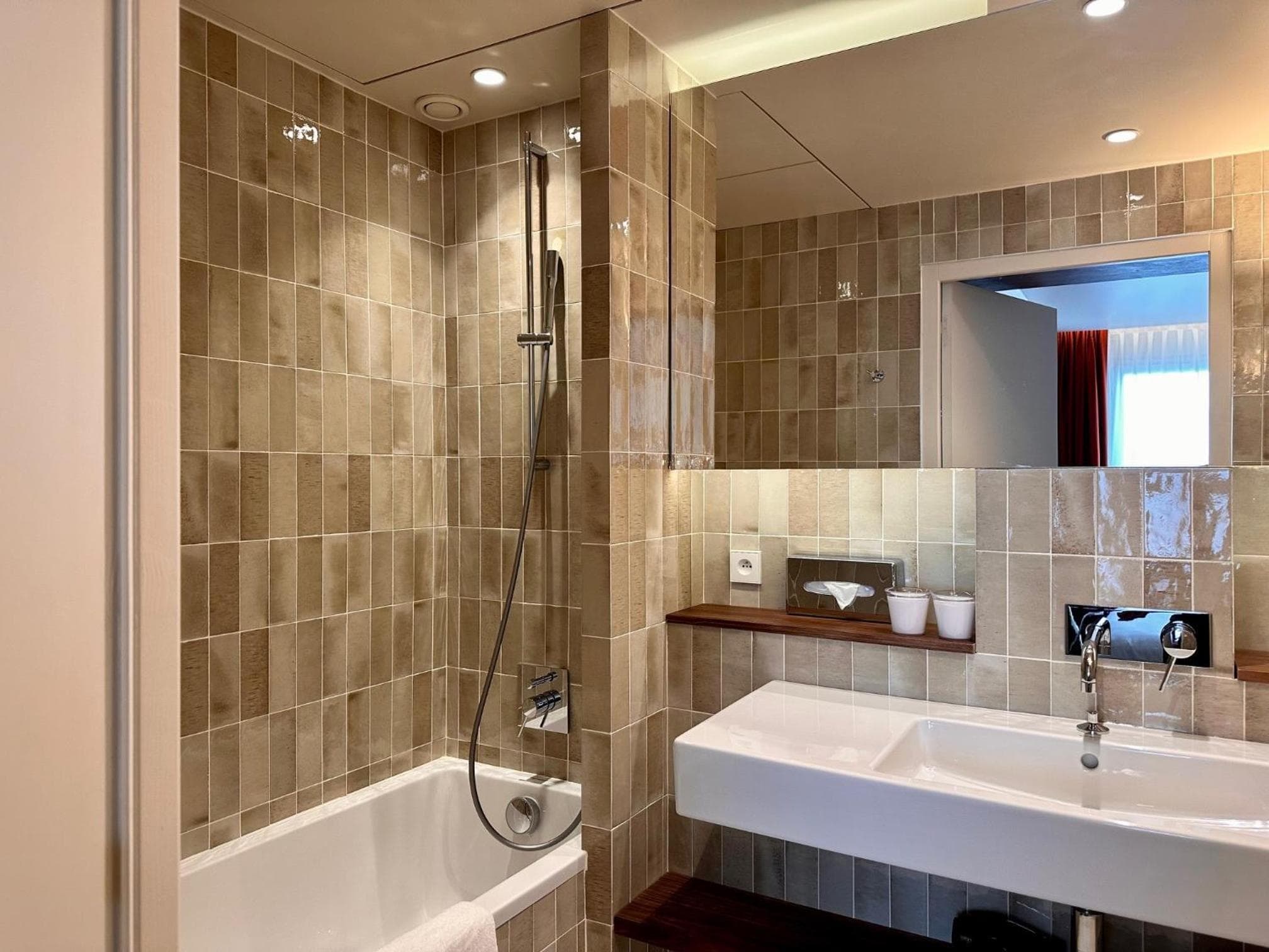 Golden Tulip Opera de Noailles — 23